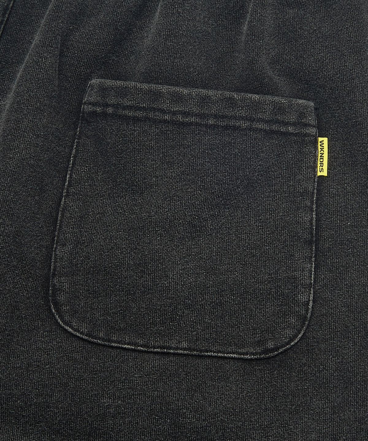 위캔더스(WKNDRS) LOGO SWEAT SHORTS (D.BLACK)