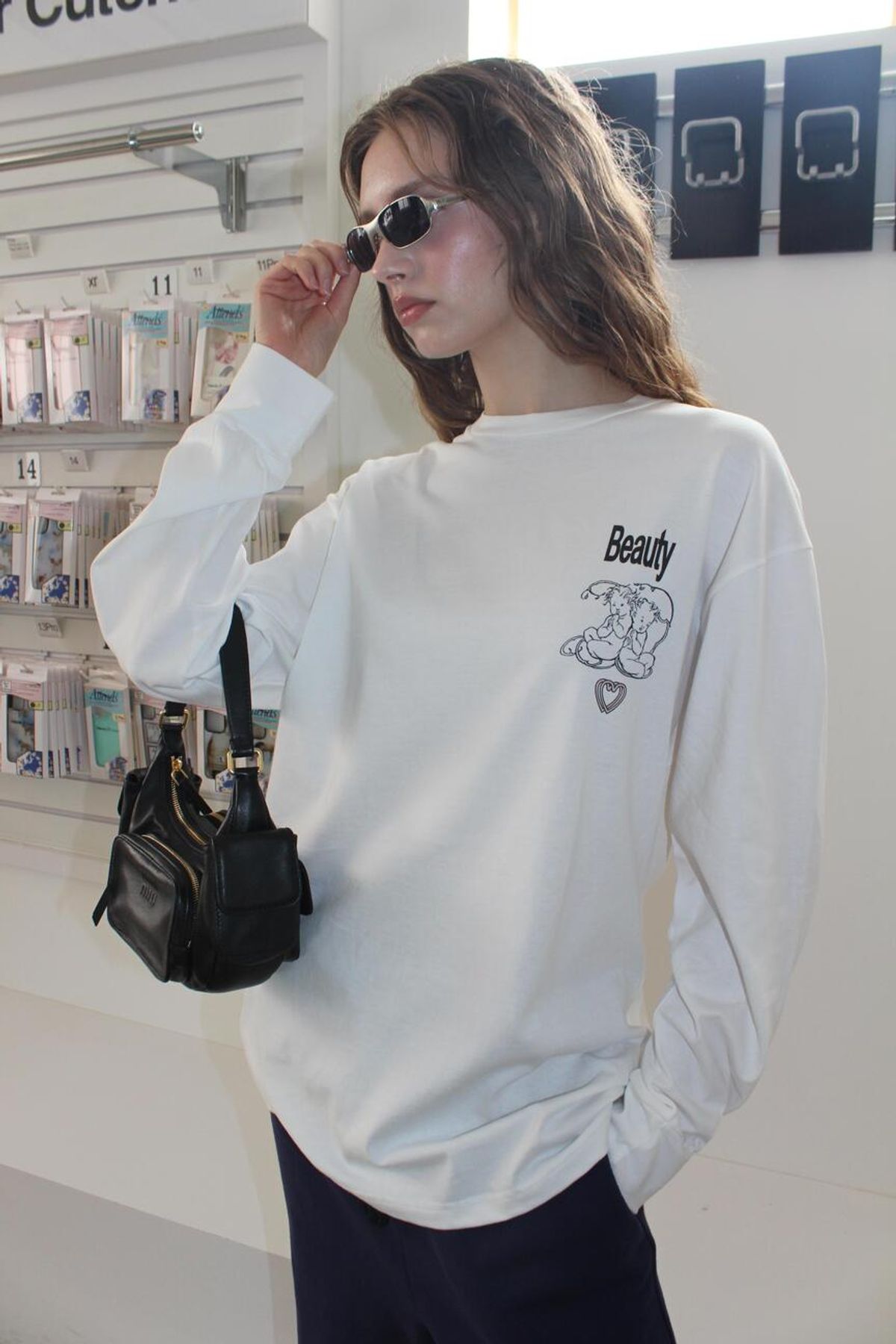 어텐즈(ATTENDS) Beauty Tee Shirt