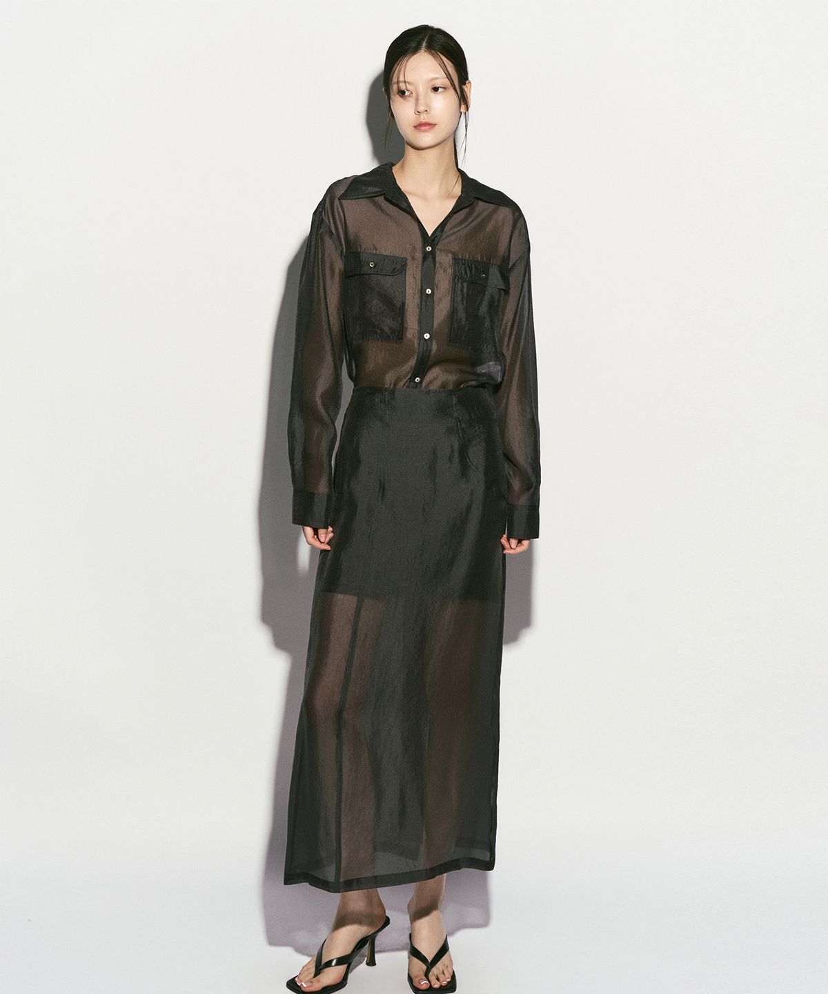 리이(RE RHEE) SHEER CUPRO MAXI SKIRT MIDNIGHT NAVY