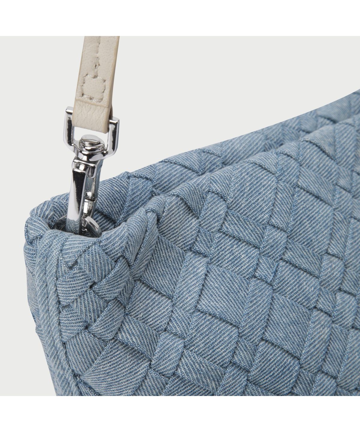 이로 우먼(IROWOMEN) NEOBEL 데님 우븐 클러치 백 - BLUE PATTERN