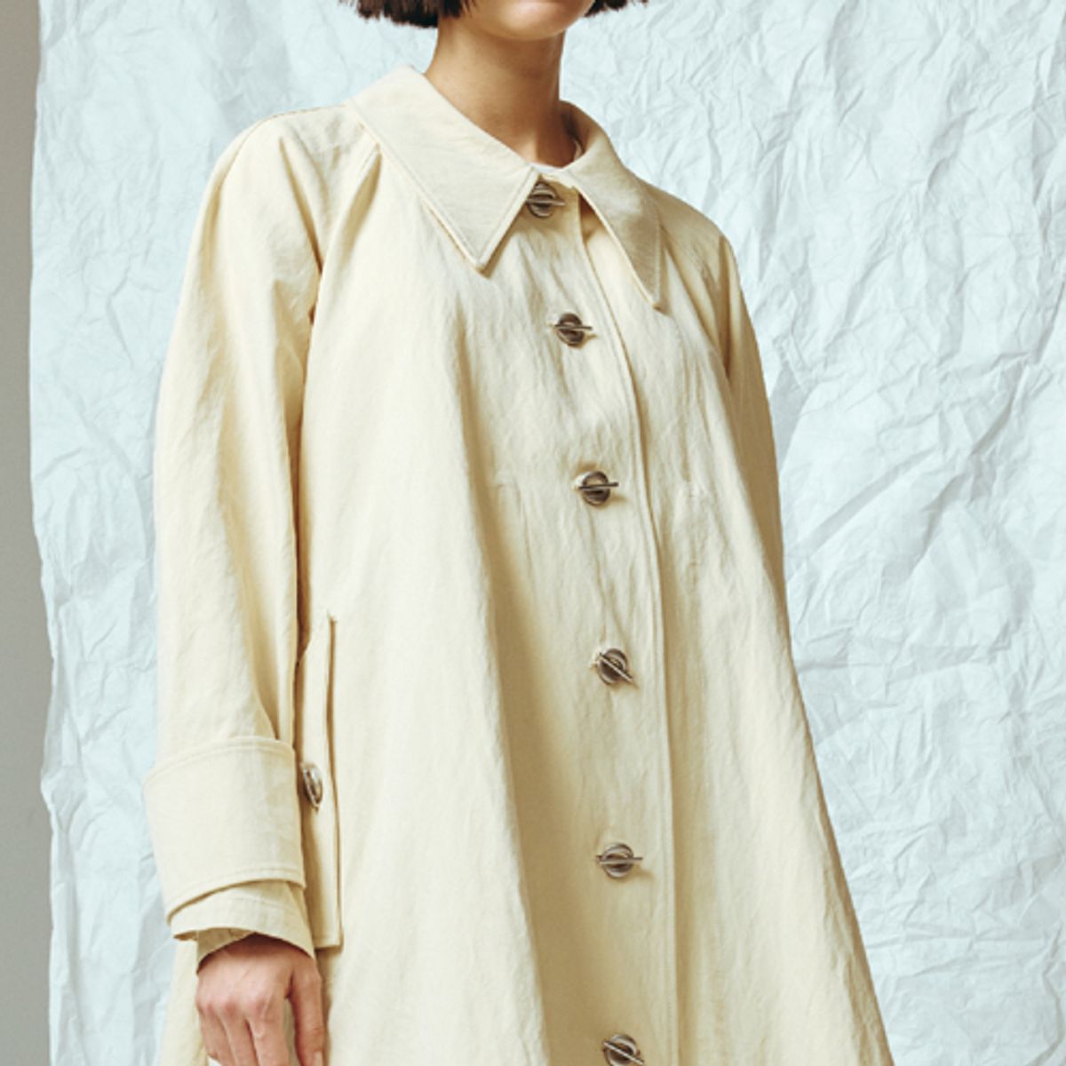 리아트(LIA.T) 리아트 A라인 오버 싱글 트렌치 코트