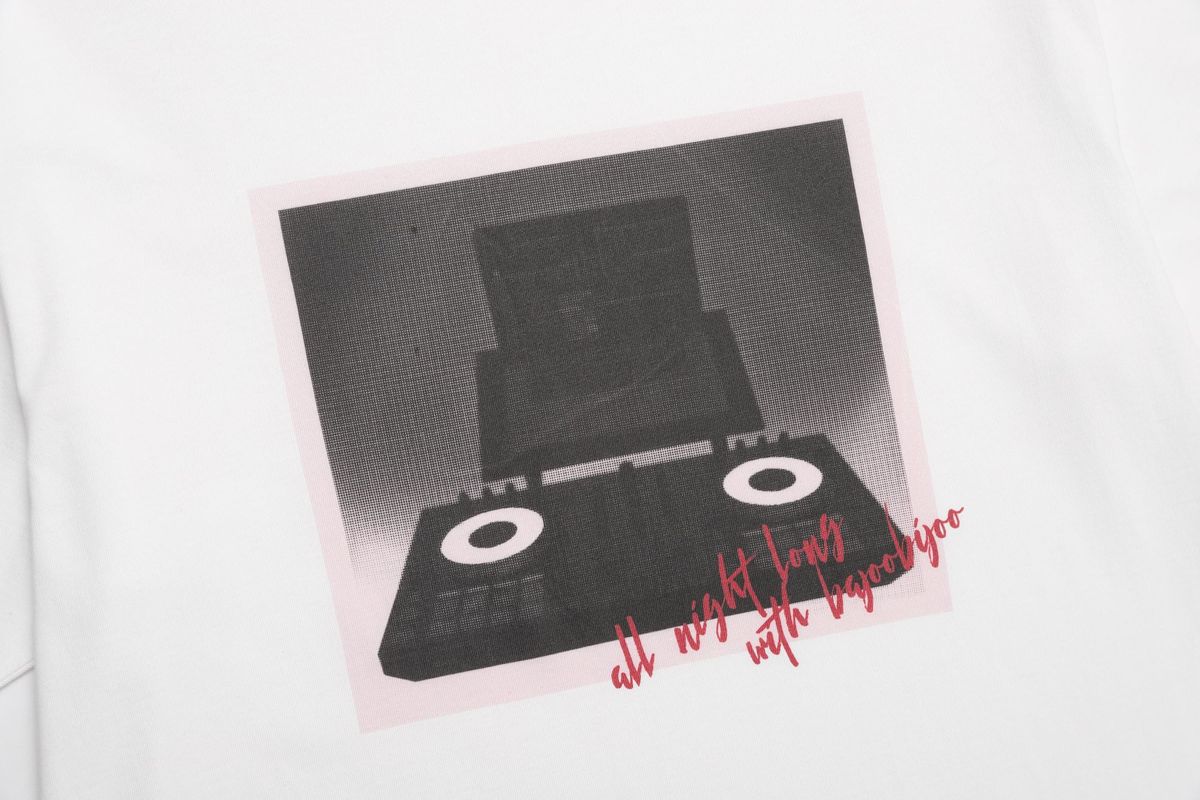 바쥬비쥬(BAJOO BIJOO) DJ MIXER T-SHIRT [WHITE]