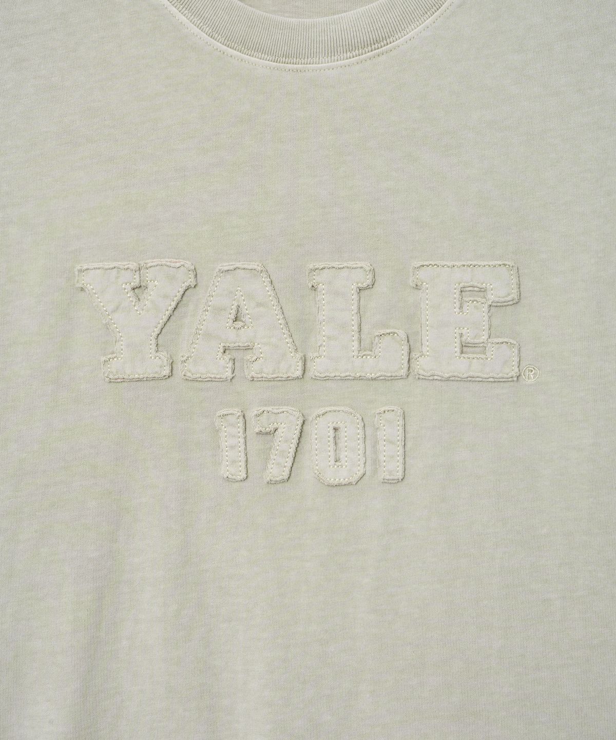 예일(YALE) 피그먼트 아플리케 티셔츠_아이보리