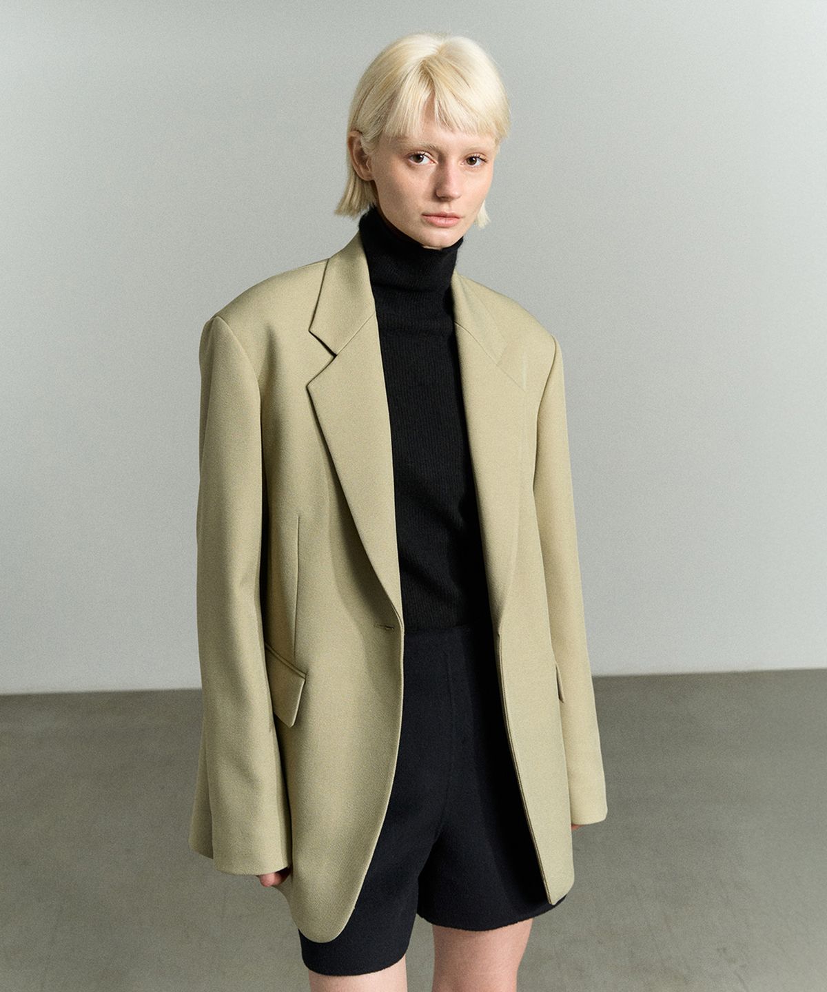 리이(RE RHEE) SINGLE-BREASTED OVERSIZED JACKET OLIVE