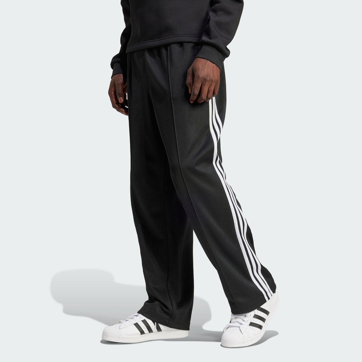 아디다스(ADIDAS) 파이어버드 배기 트랙 팬츠 - 블랙 / IZ4801