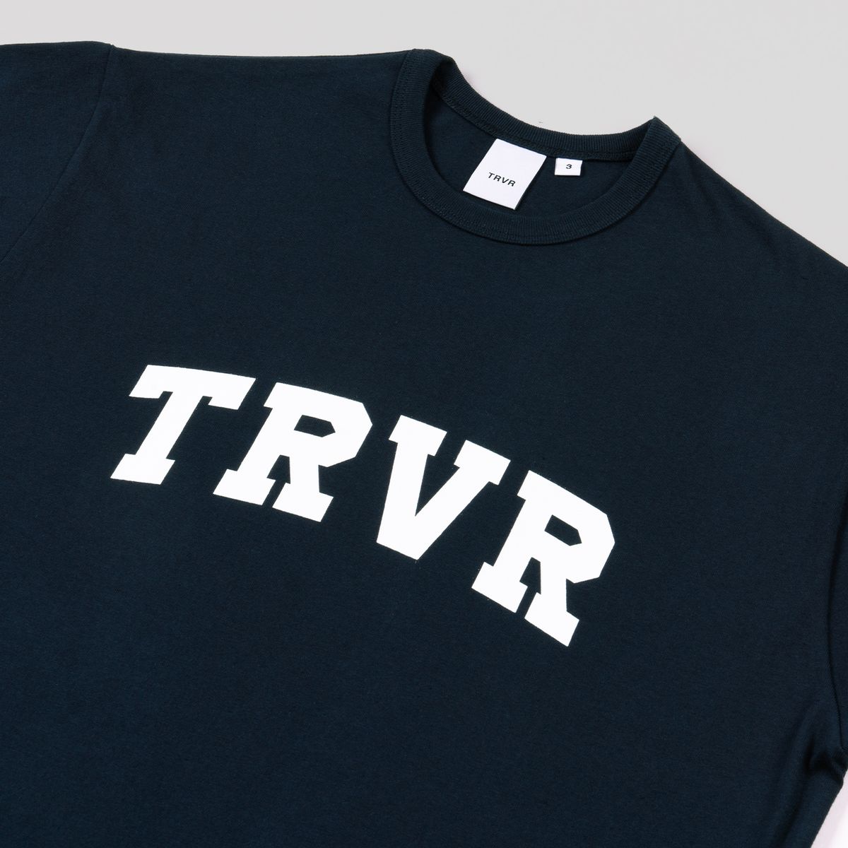 티알브이알(TRVR) Short Sleeve U-Graphic Navy/White