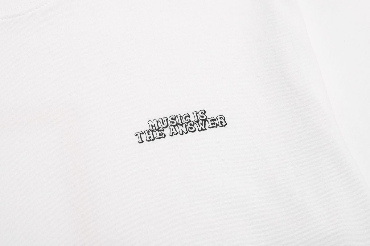 바쥬비쥬(BAJOO BIJOO) MUSICAL NOTE GRAPHIC T-SHIRT  [WHITE-ORANGE]