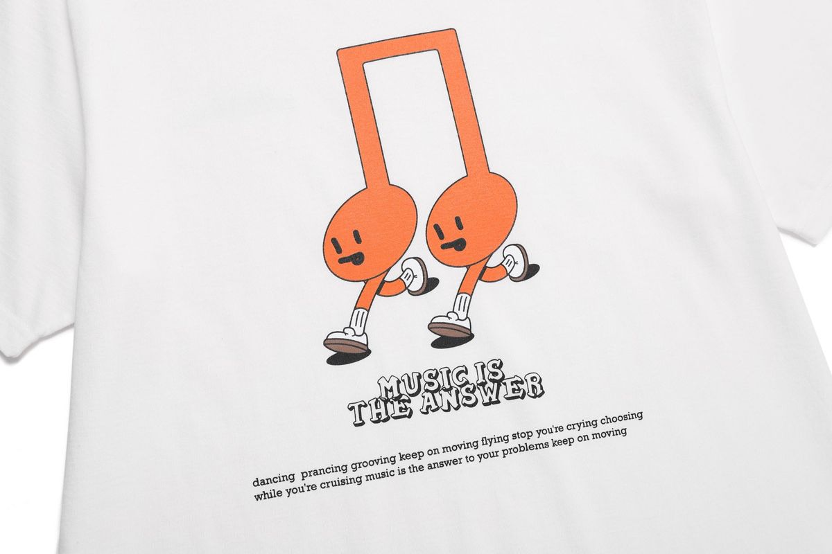 바쥬비쥬(BAJOO BIJOO) MUSICAL NOTE GRAPHIC T-SHIRT  [WHITE-ORANGE]