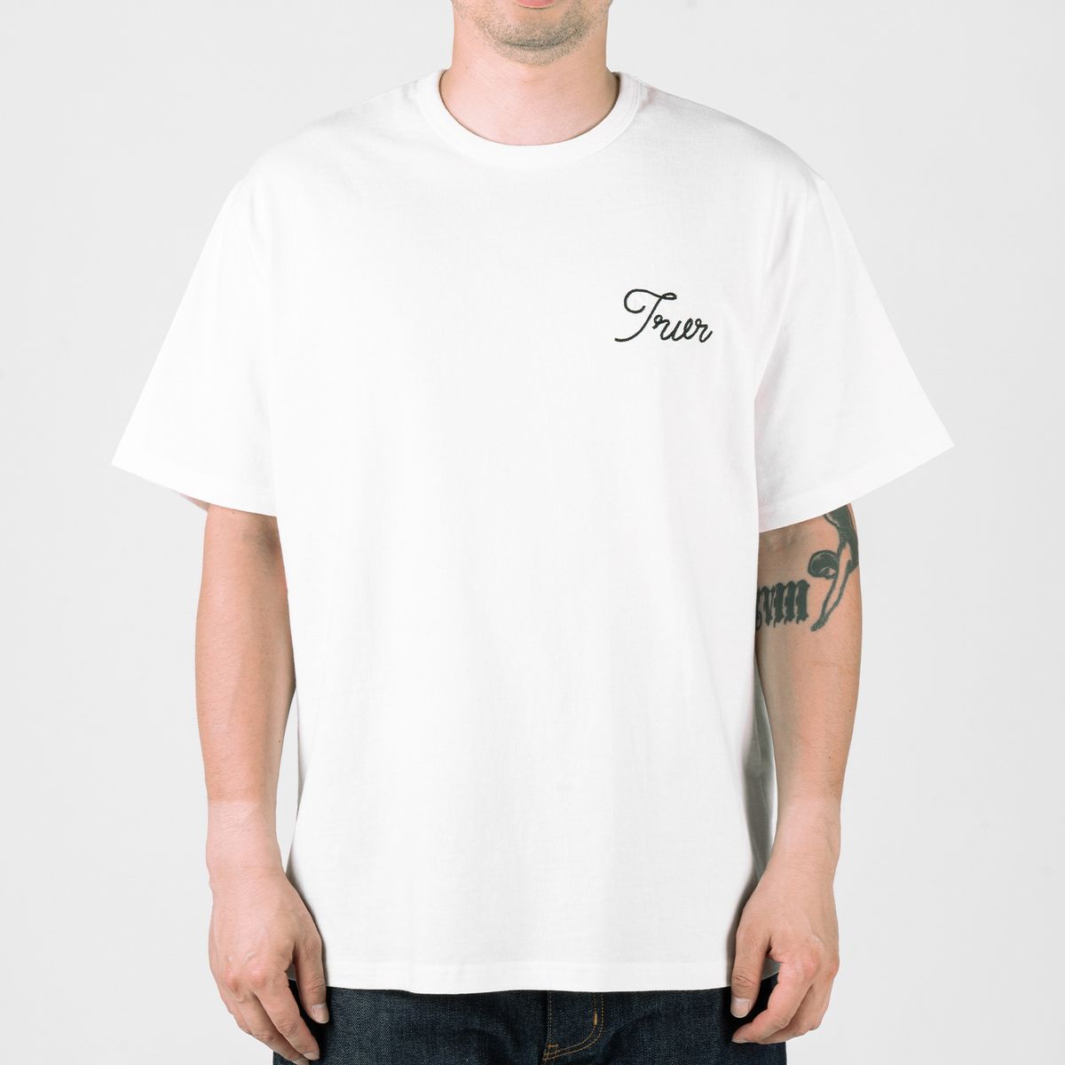 티알브이알(TRVR) Short Sleeve Chain Stitch White