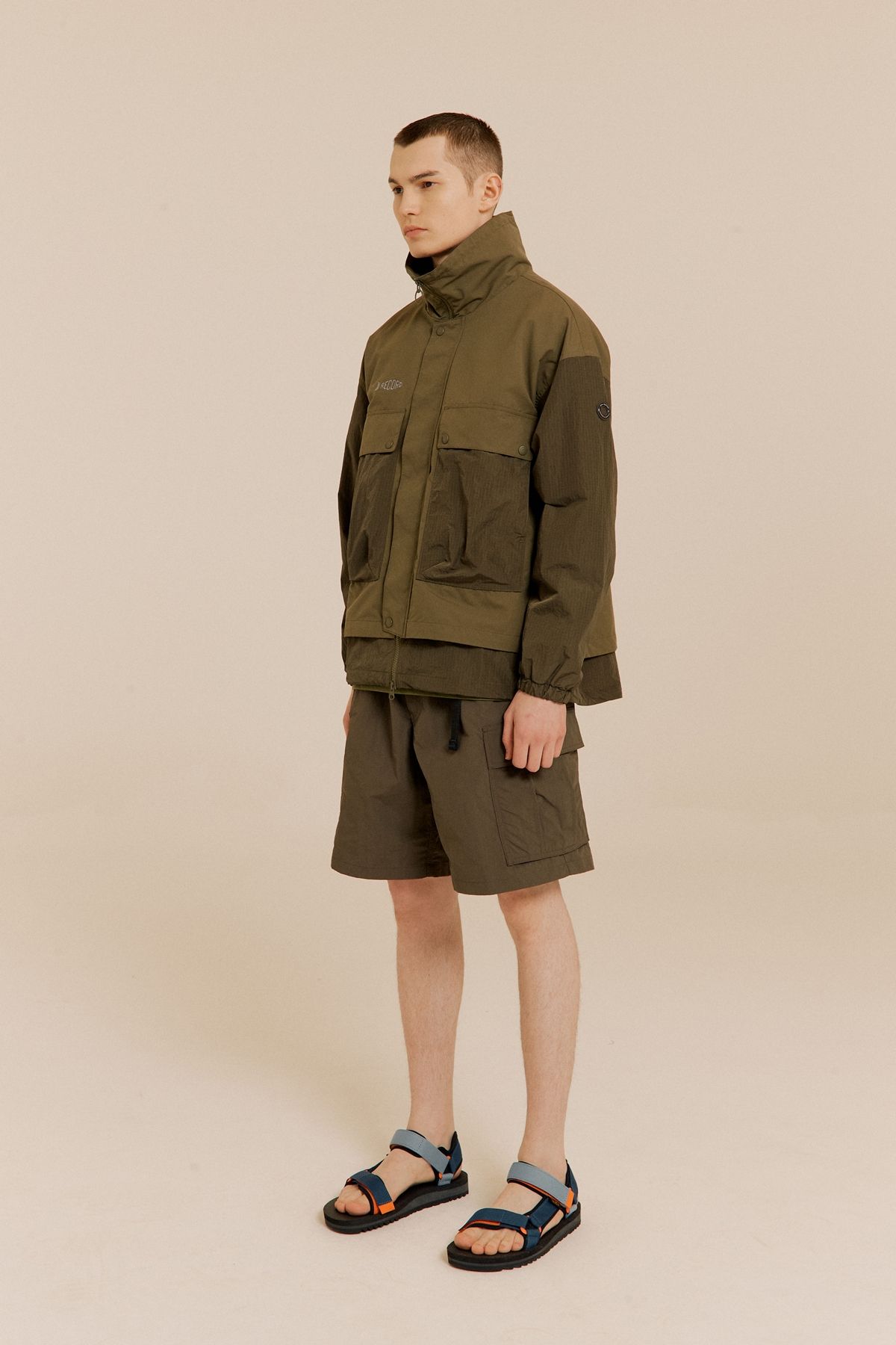 아부가르시아(ABU GARCIA) 캠퍼 레코드 자켓 KHAKI