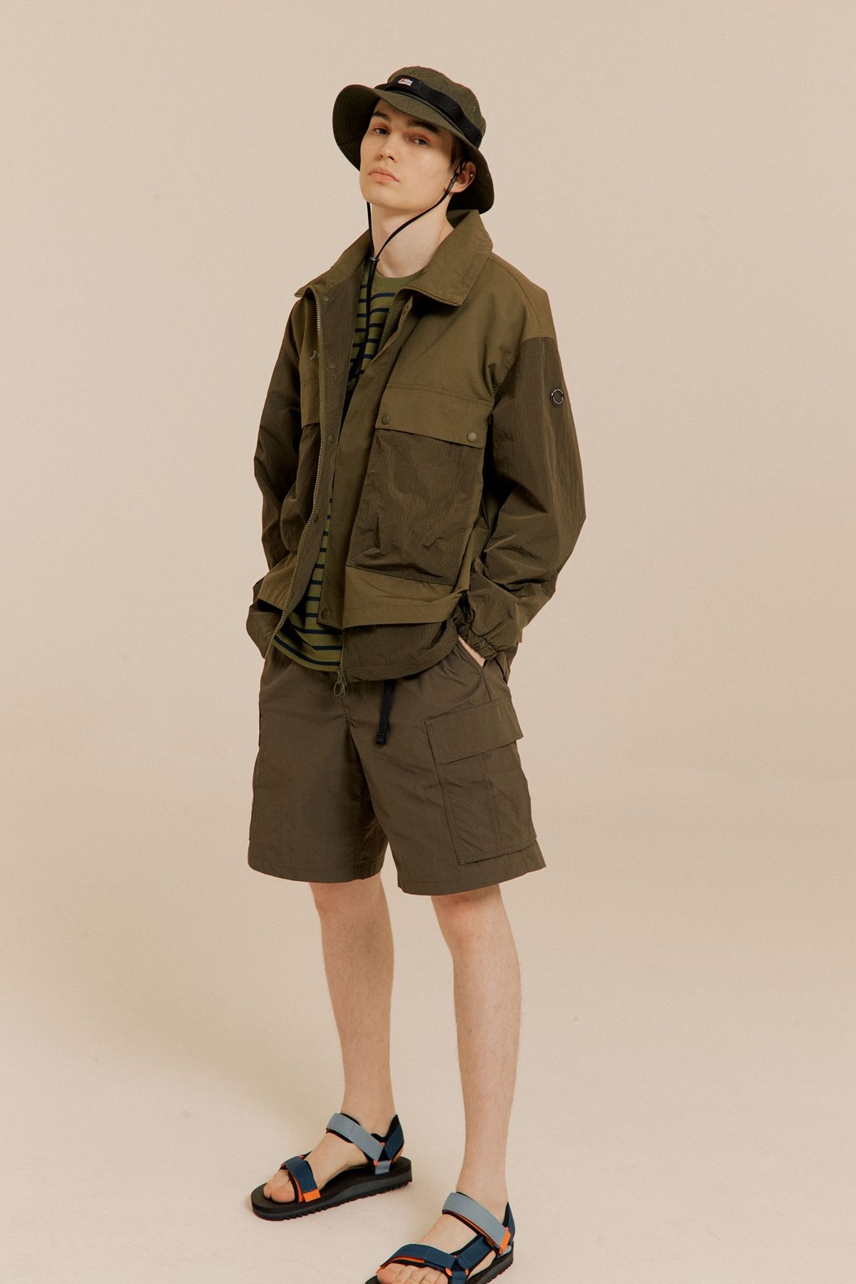 아부가르시아(ABU GARCIA) 캠퍼 레코드 자켓 KHAKI