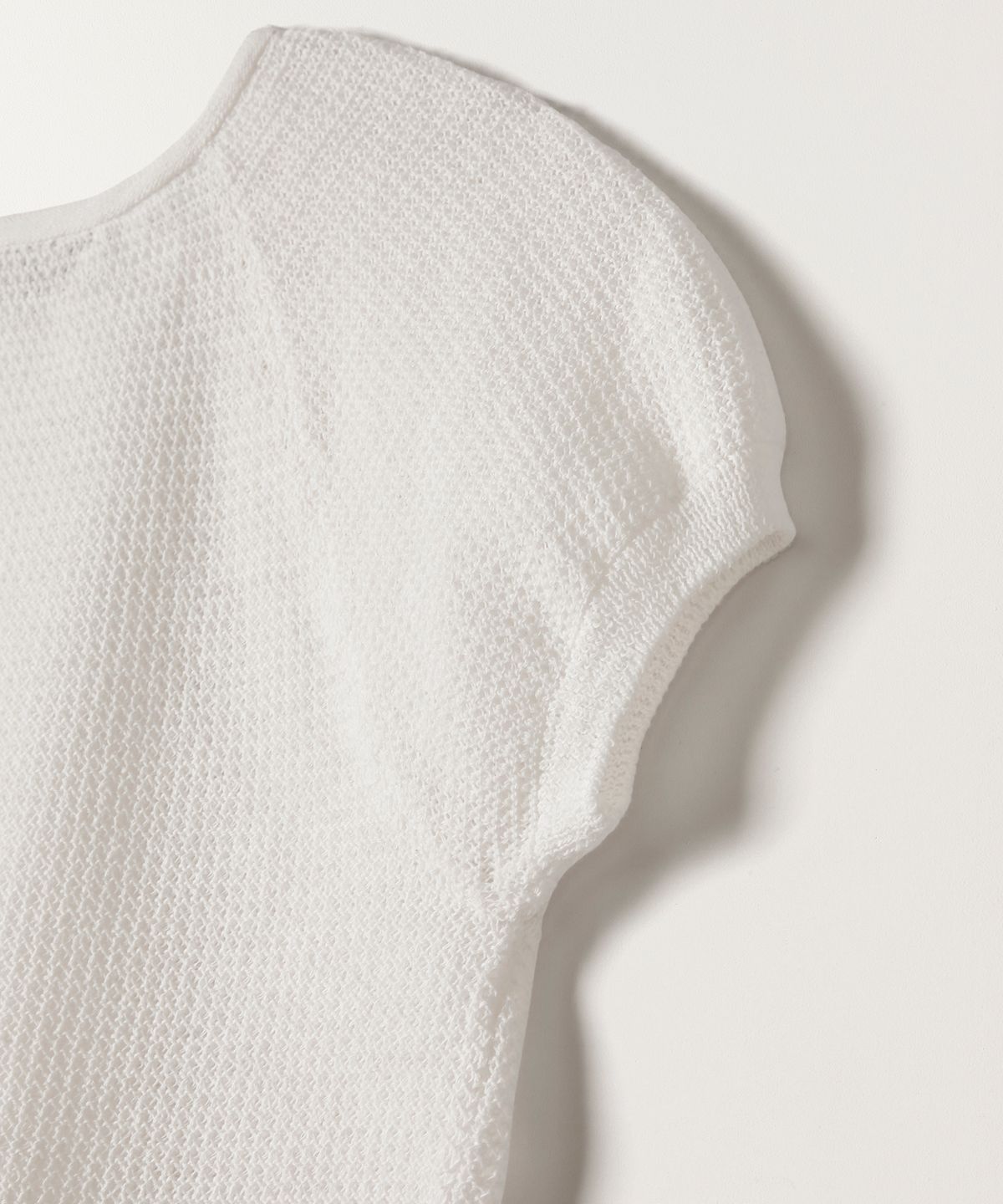 튜드먼트(TTUDEMENT) PUFF SLEEVE ROUND NECK KNIT TOP WHITE