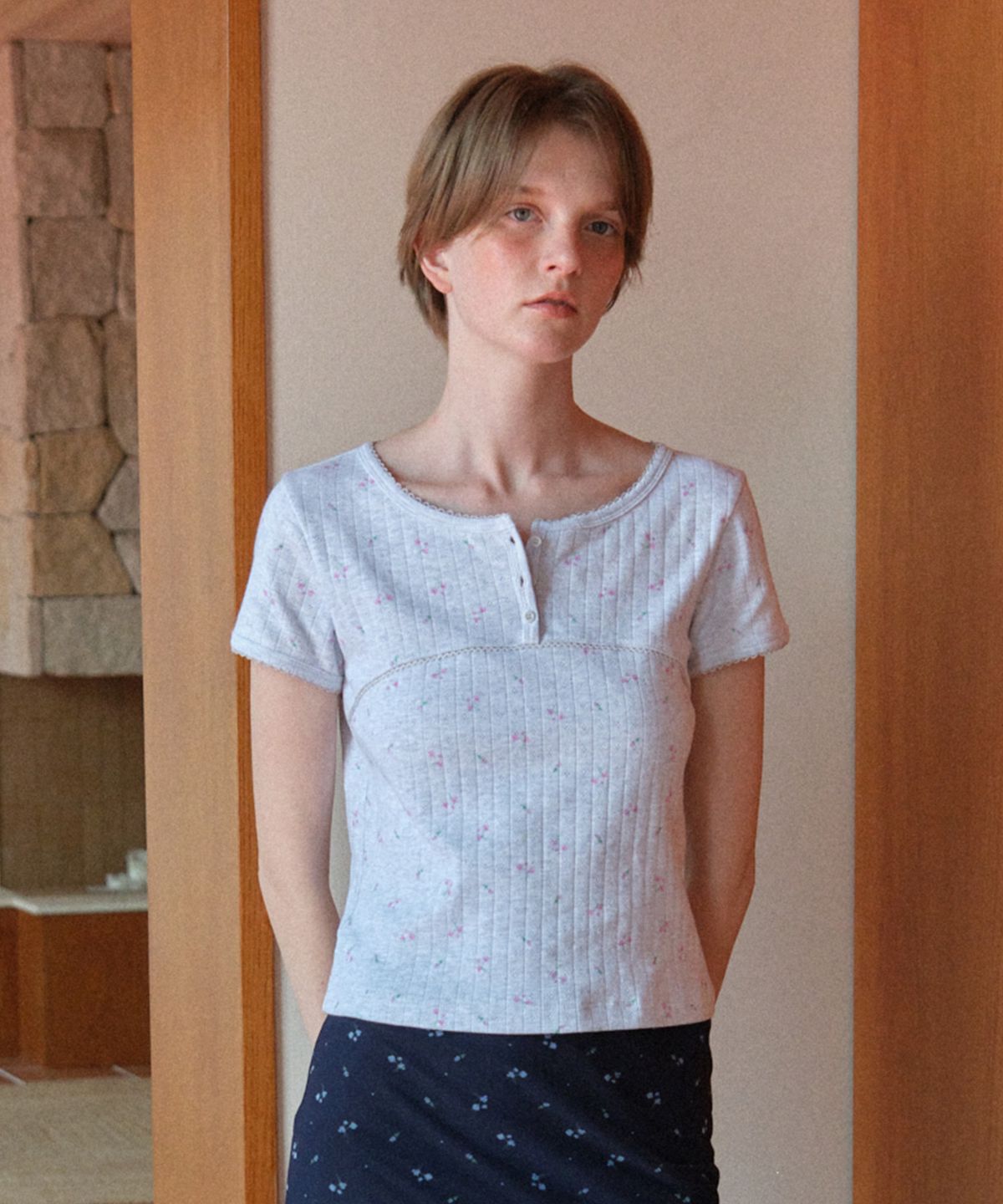 튜드먼트(TTUDEMENT) BLOOMING FLOWER TEE MELANGE GREY