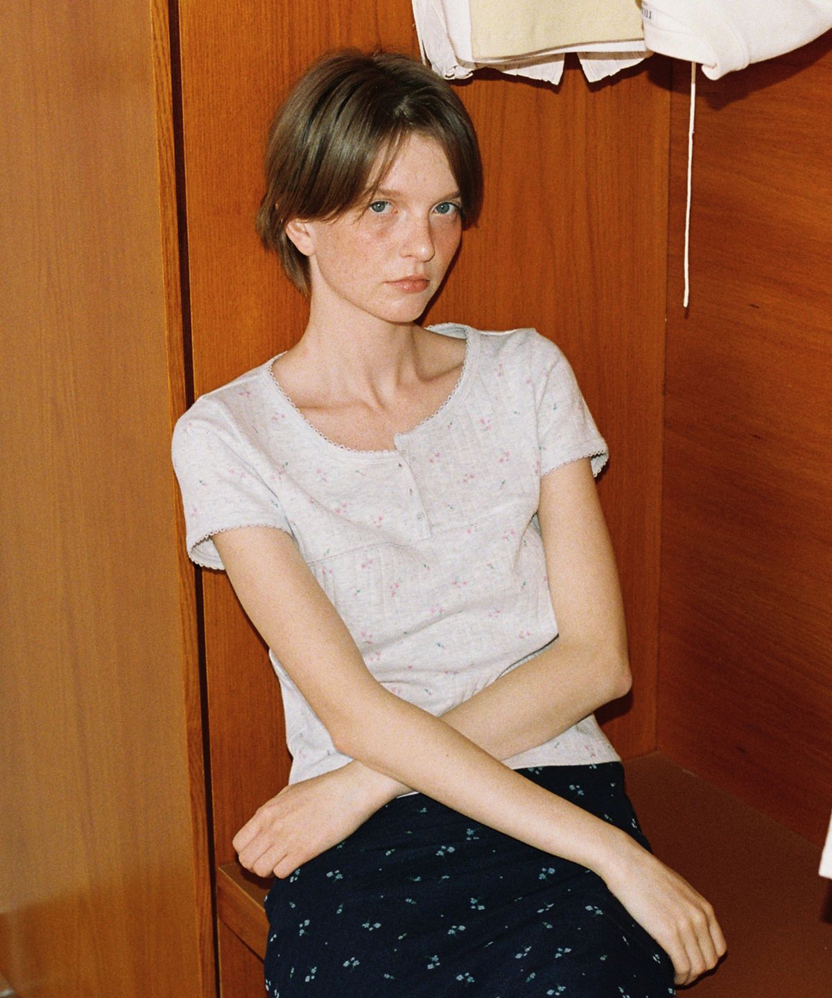 튜드먼트(TTUDEMENT) BLOOMING FLOWER TEE MELANGE GREY