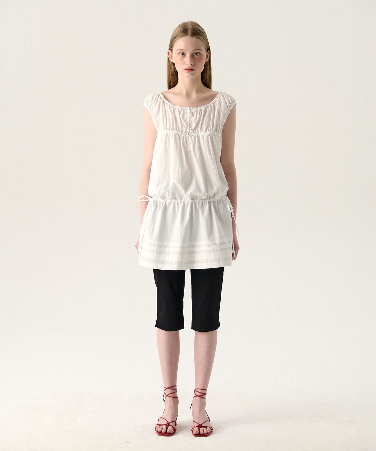 튜드먼트(TTUDEMENT) SHIRRING BABY DOLL DRESS WHITE