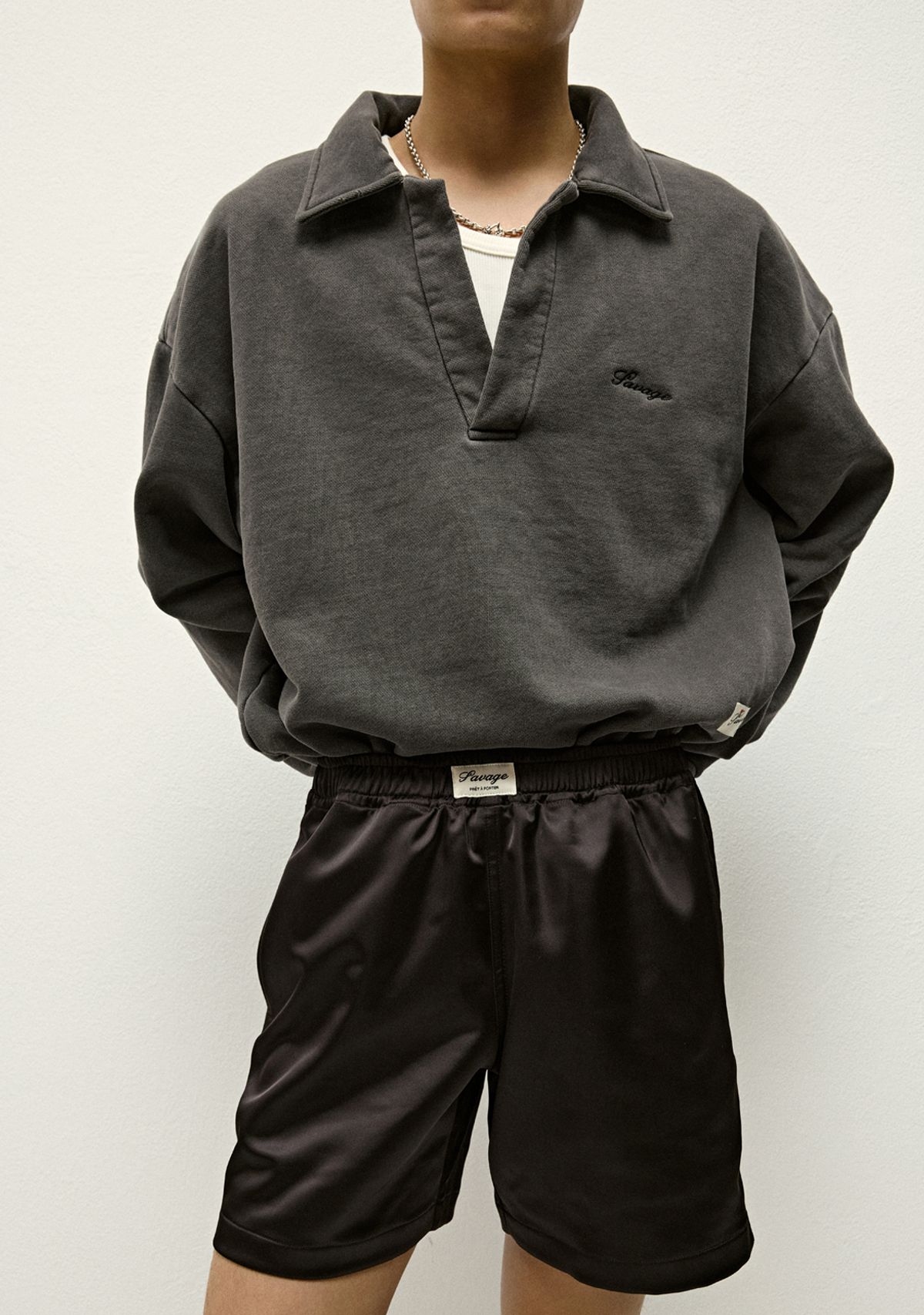 세비지(SAVAGE) Collar Sweatshirt - Pigment Black