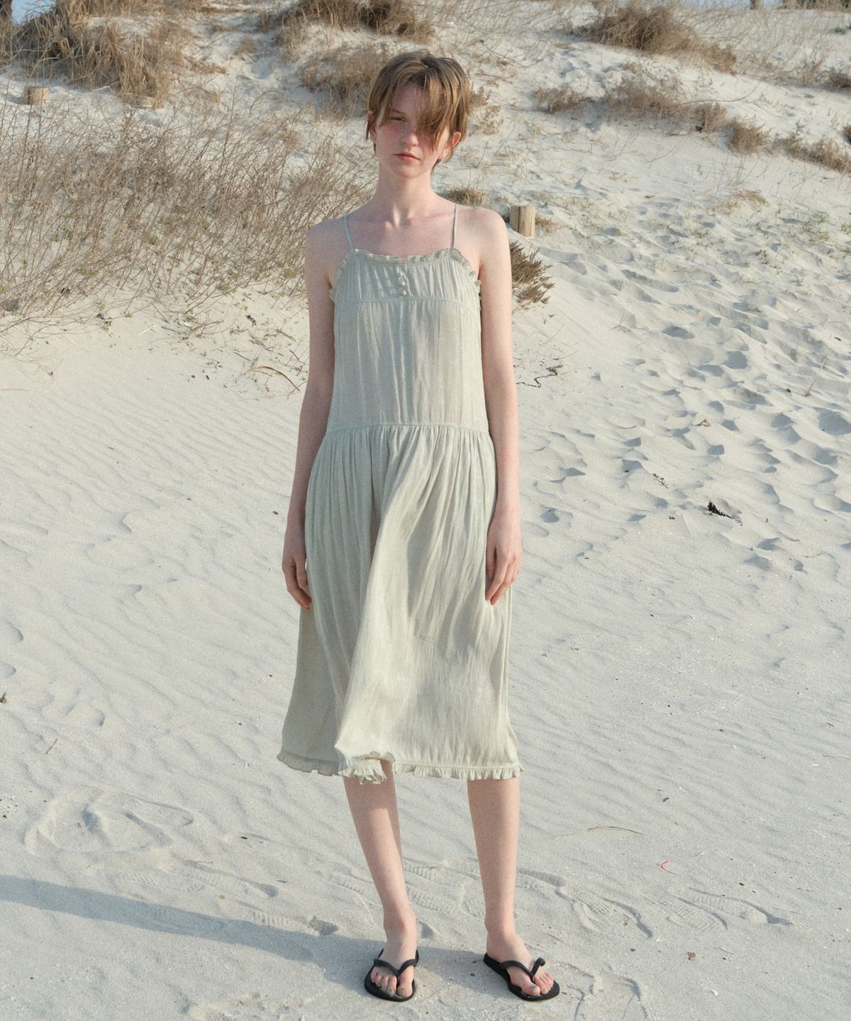 튜드먼트(TTUDEMENT) SATIN STRAP MIDI DRESS MINT