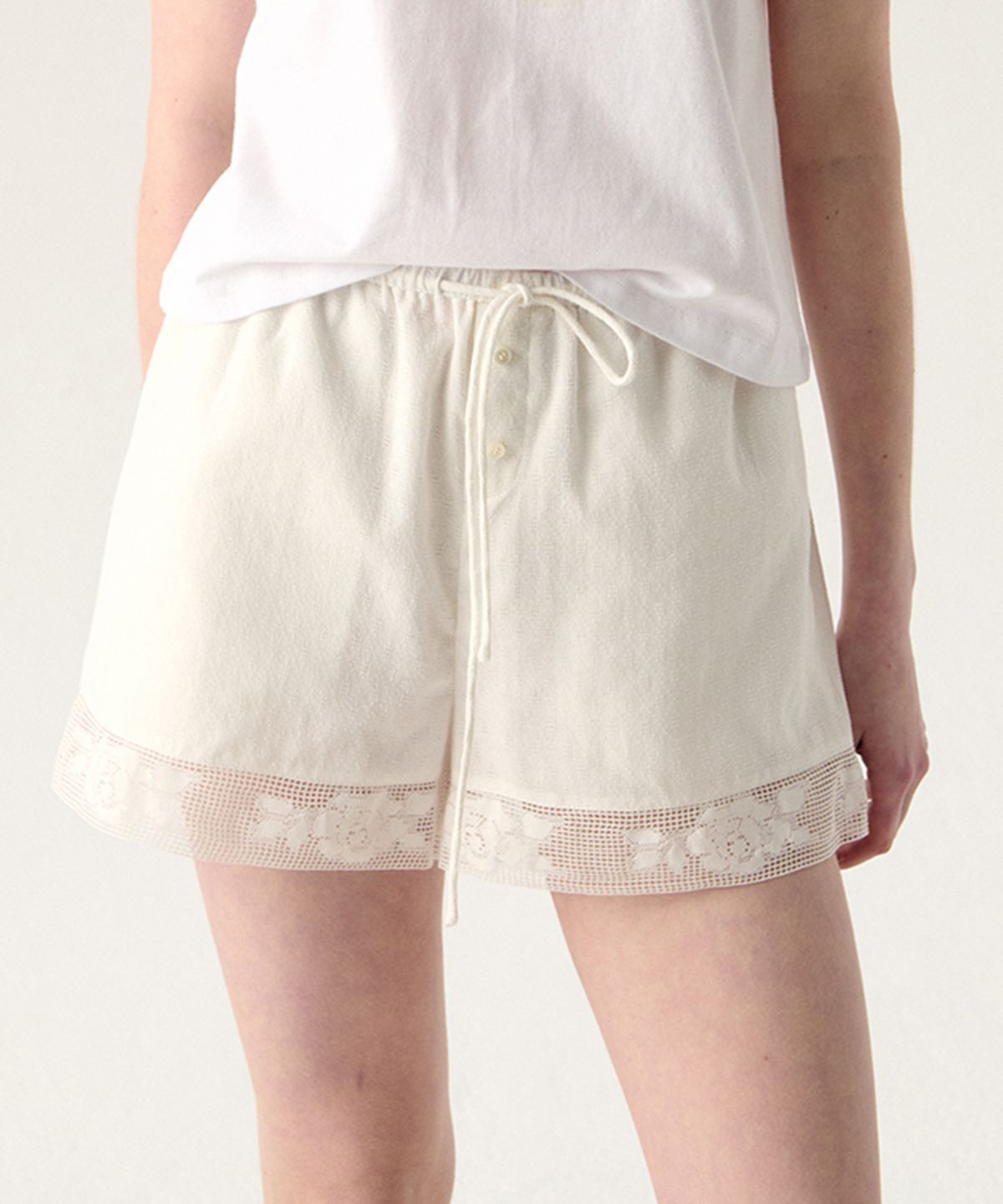 튜드먼트(TTUDEMENT) FRENCH LACE SHORTS IVORY