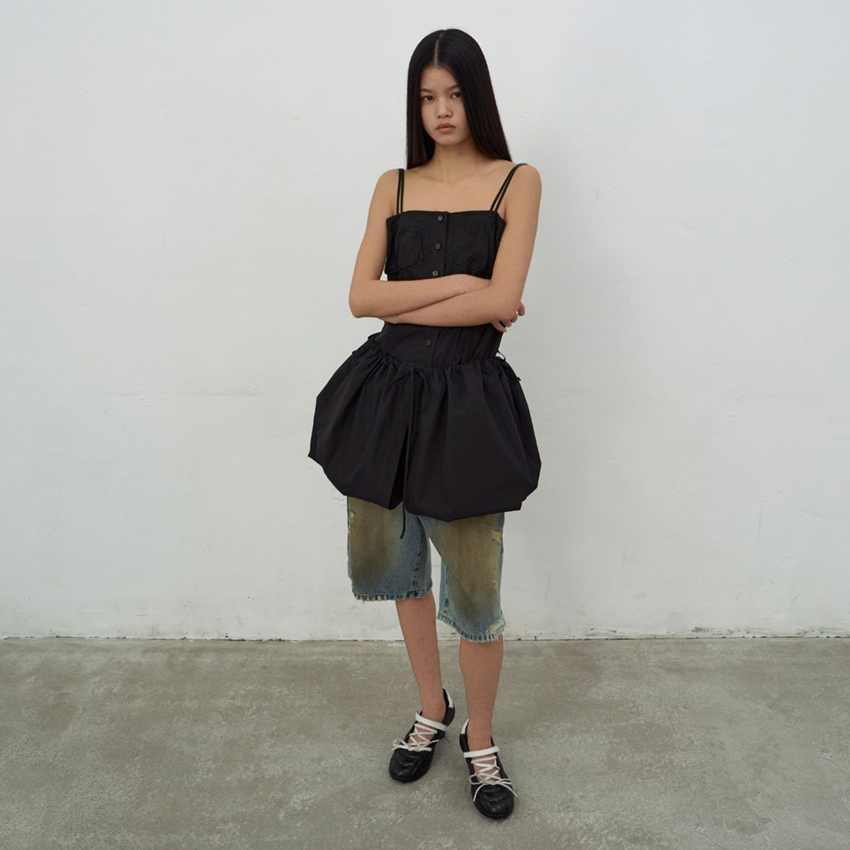엘씨디씨티엠(LCDC™) BRALETTE-DETAIL SLEEVELESS DRESS (BLACK)