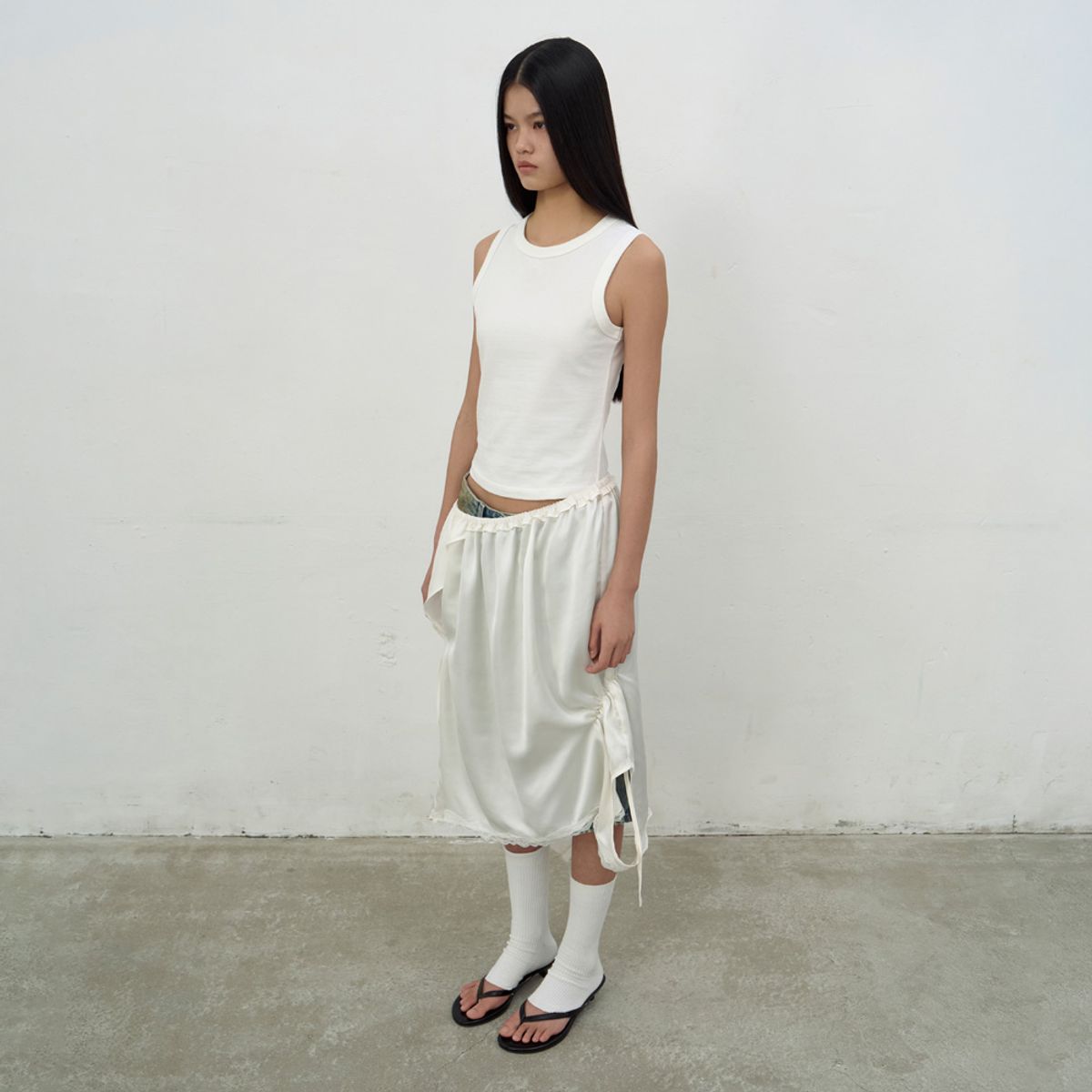 엘씨디씨티엠(LCDC™) SHIRRING SLEEVELESS DRESS (WHITE)