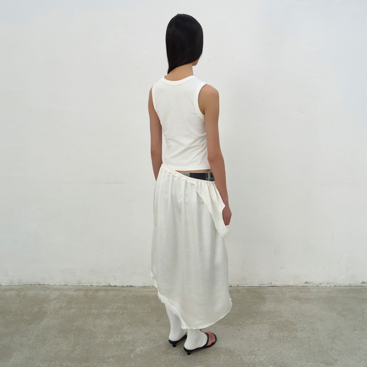 엘씨디씨티엠(LCDC™) SHIRRING SLEEVELESS DRESS (WHITE)