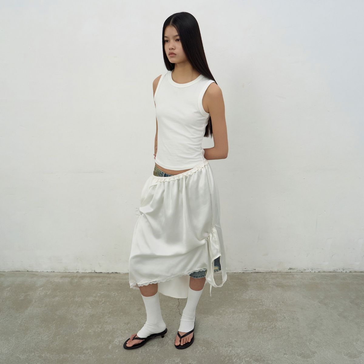 엘씨디씨티엠(LCDC™) SHIRRING SLEEVELESS DRESS (WHITE)