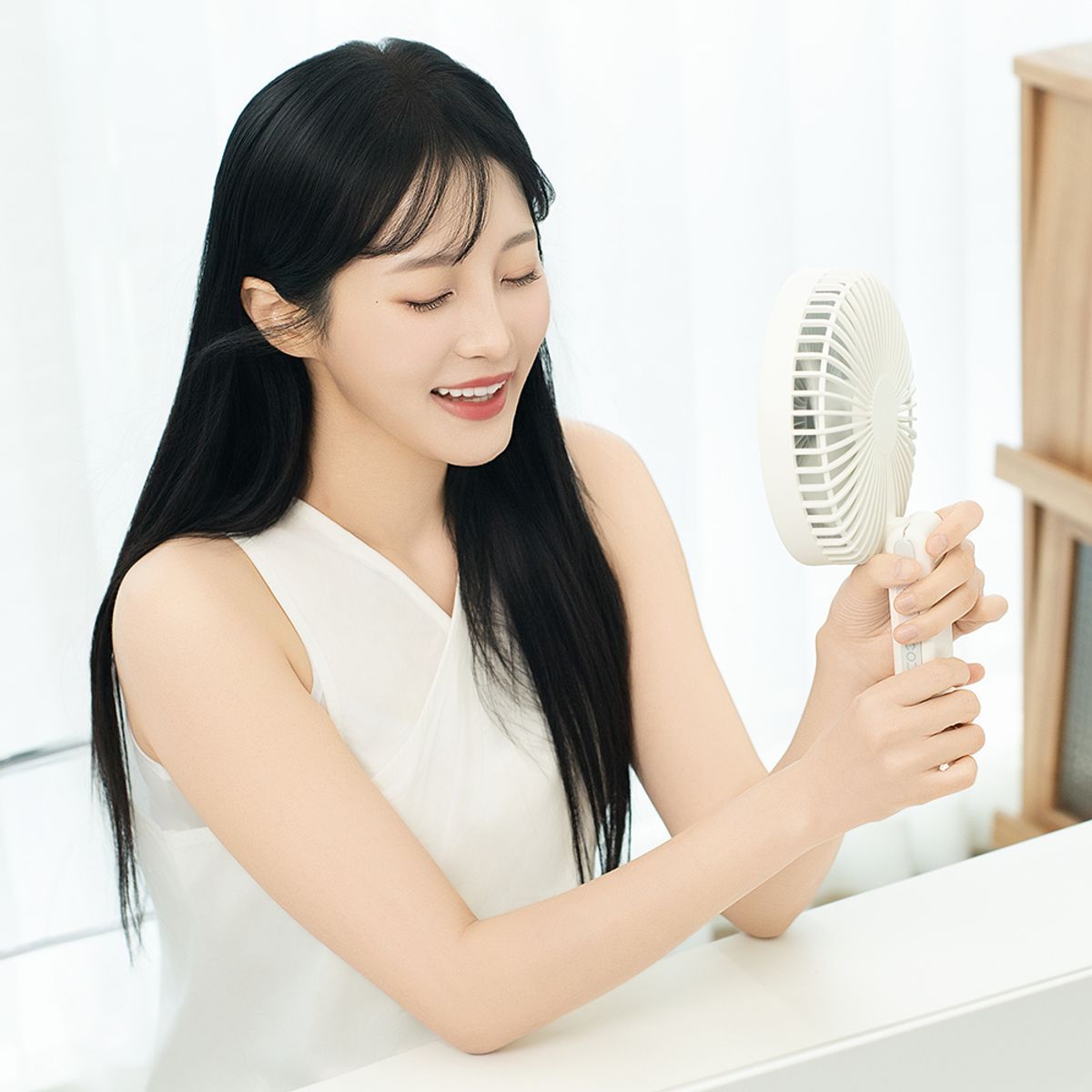 코드나인(CODE9) 탁상용 폴딩 휴대용 무선 빅팬 핸디 선풍기