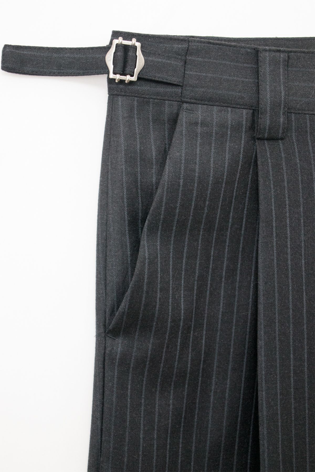 래깅툴즈(LAGGINGTOOLS) Calf Wrap Pants_____deep charcoal (dead stock fabric)