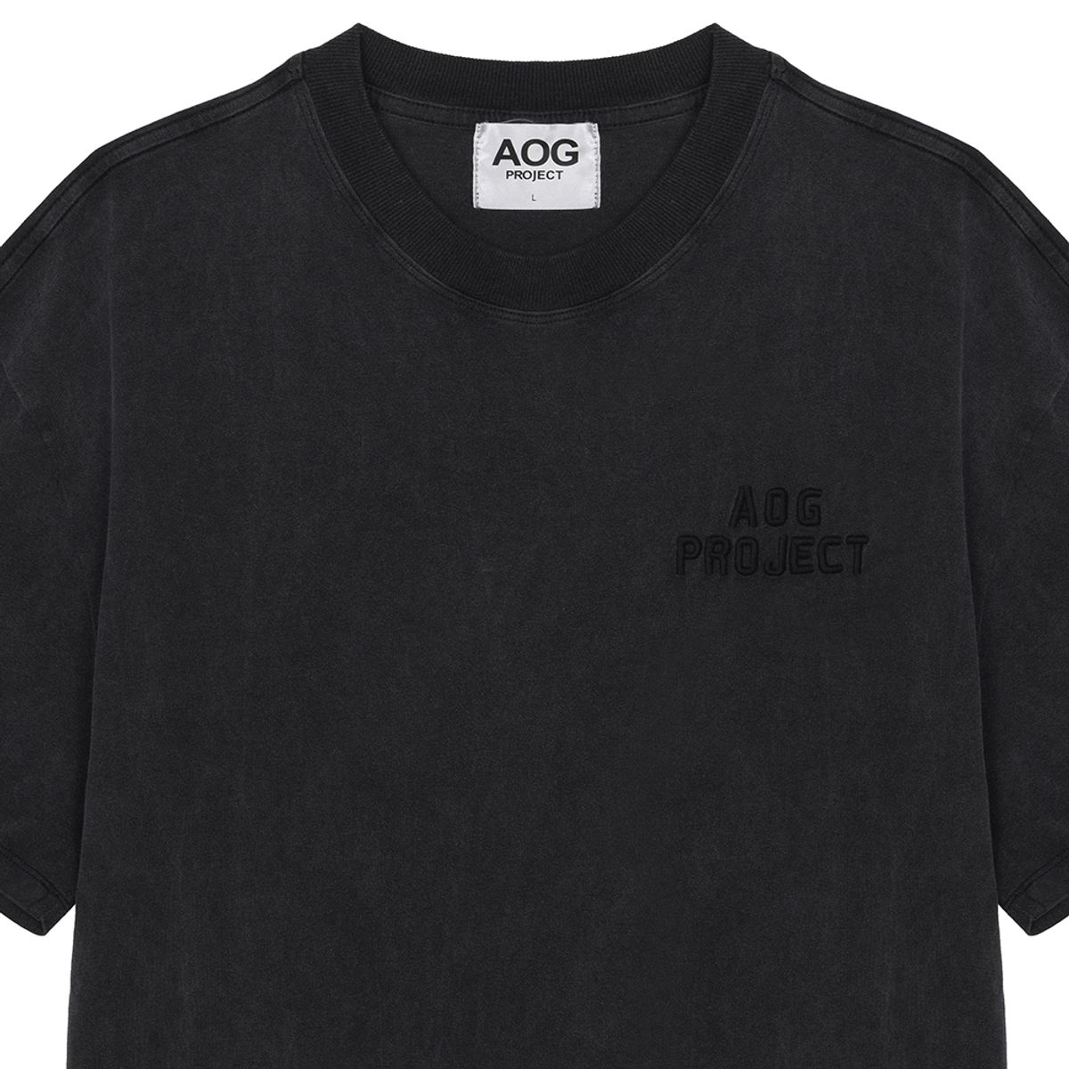 에이오지프로젝트(AOG PROJECT) 피그먼트 자수 로고 라이언 프린트 티셔츠 (블랙)