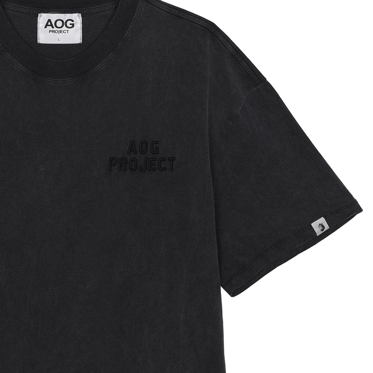 에이오지프로젝트(AOG PROJECT) 피그먼트 자수 로고 라이언 프린트 티셔츠 (블랙)