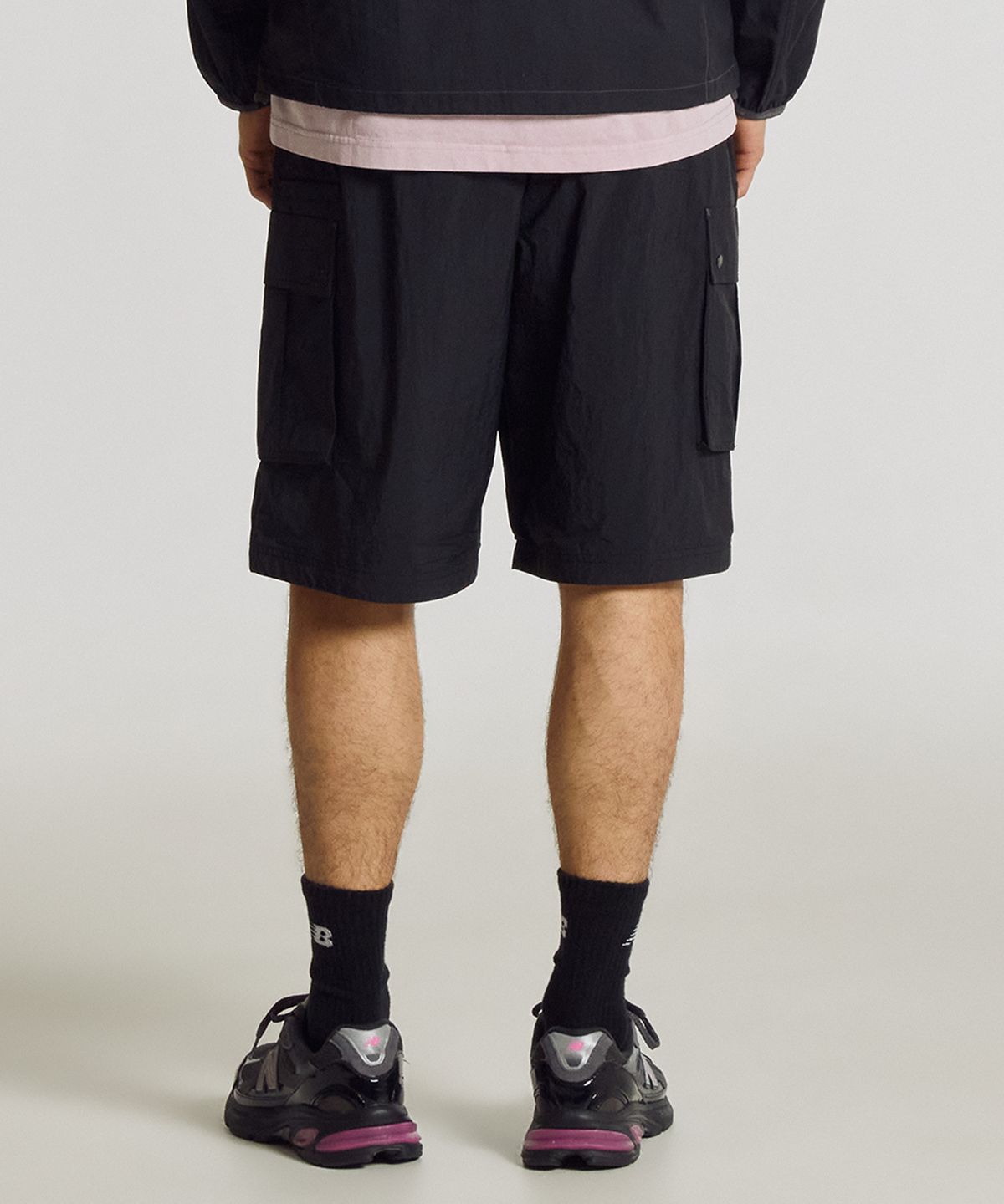 뉴발란스(NEW BALANCE) NBNVG21513 / UNI FROZEN 코튼라이크 카고 6부 버뮤다 쇼츠 (BLACK)