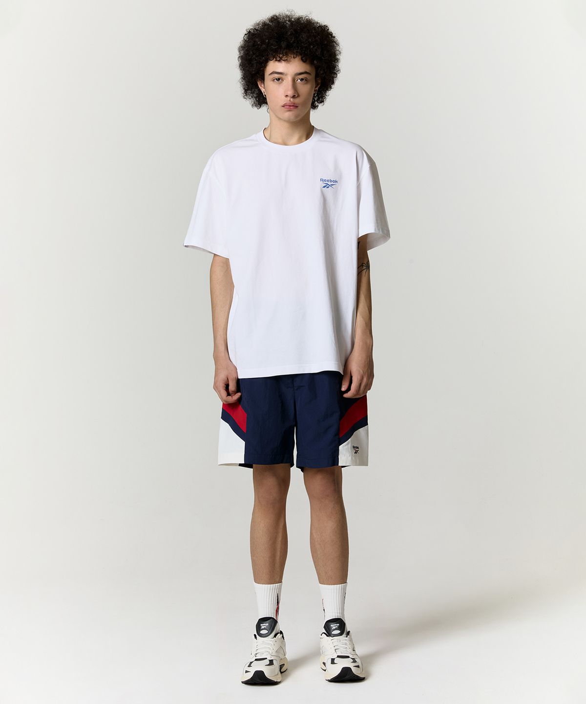 리복(REEBOK) 아이스코튼 그래픽 티셔츠 - 화이트