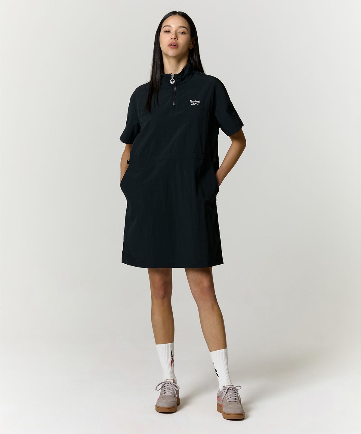 리복(REEBOK) 반팔 아노락 원피스 (W) - 블랙