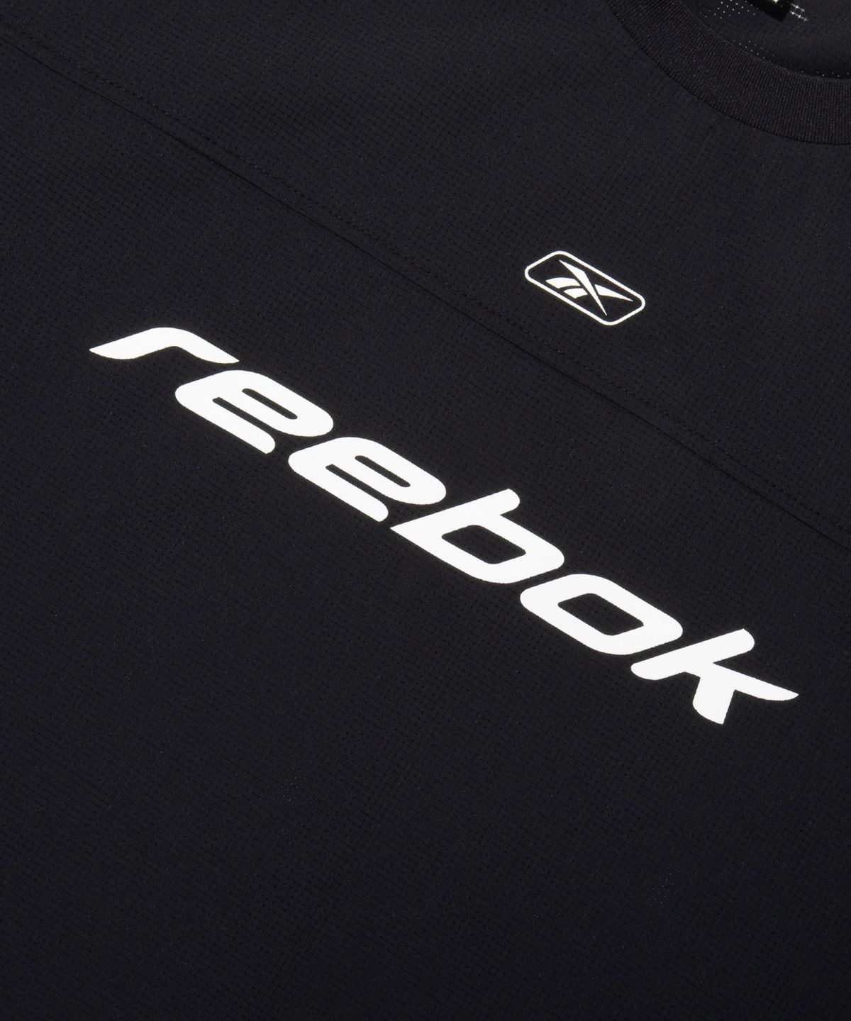 리복(REEBOK) 메쉬 우븐 티셔츠 - 블랙