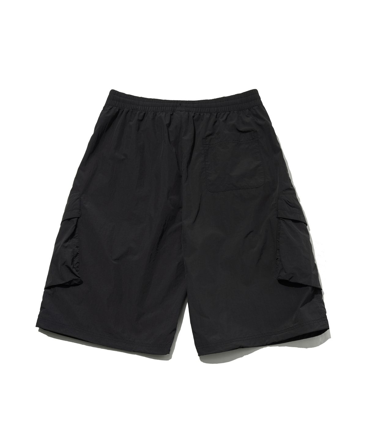 리복(REEBOK) 나일론 버뮤다 카고 쇼츠 - 블랙