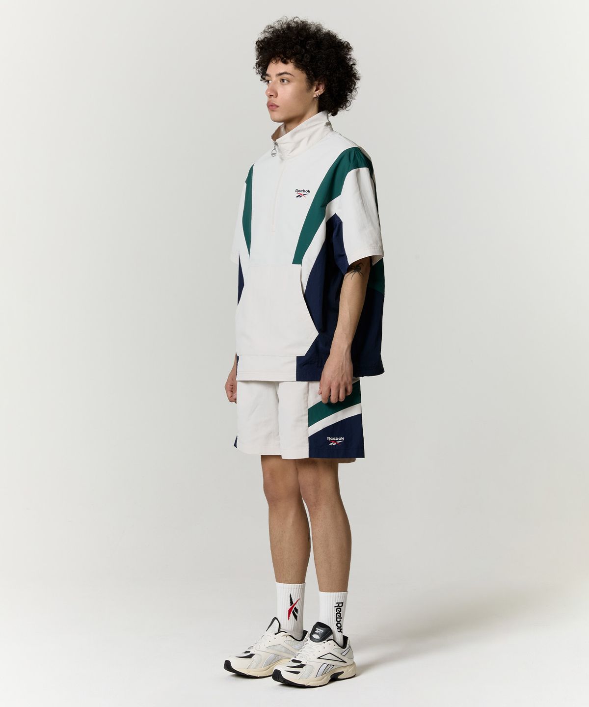 리복(REEBOK) DNA 쇼츠 - 에크루