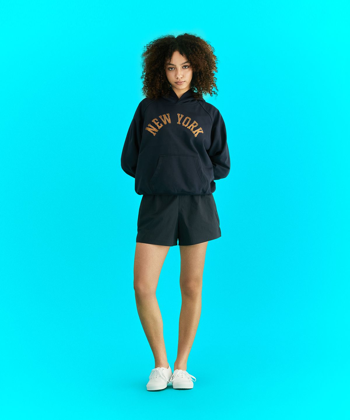 에르에르(ERER) Vintage Painted Raglan Hoodie Navy