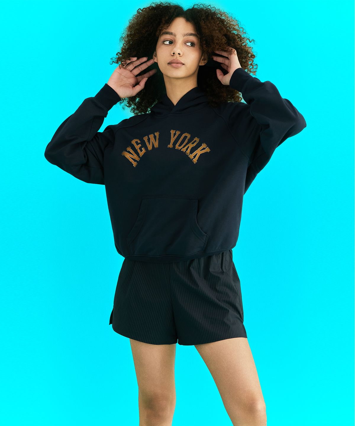 에르에르(ERER) Vintage Painted Raglan Hoodie Navy