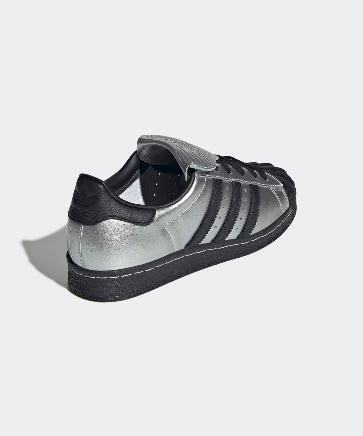 아디다스(ADIDAS) 슈퍼스타 82 - 실버:블랙 / JH5669