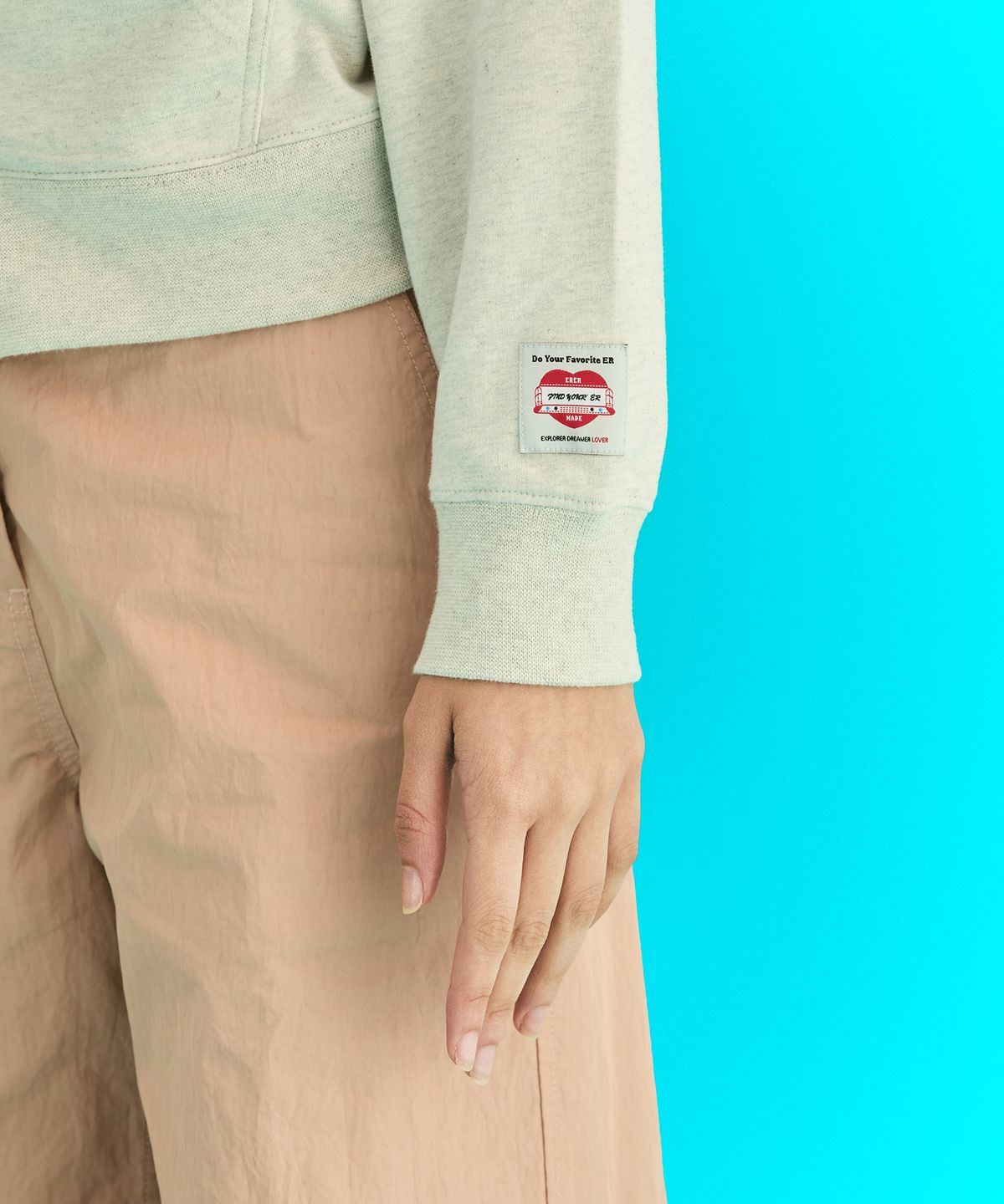 에르에르(ERER) Vintage Label Zip-up Hoodie Oatmeal