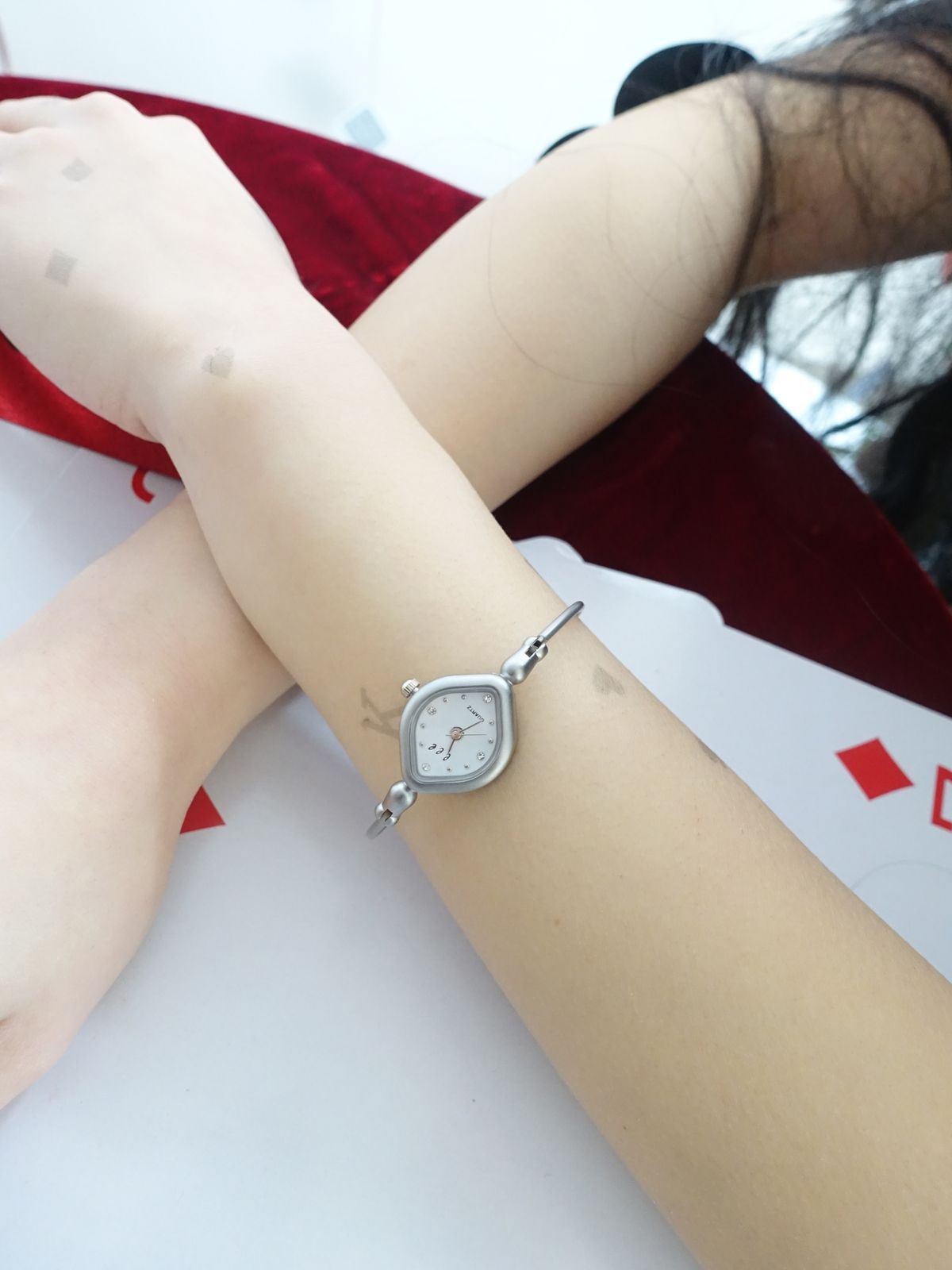 이스페이스(EEESPACE) 2 다이아 워치