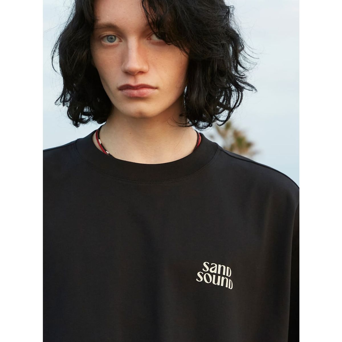 샌드 사운드(SAND SOUND) (UNISEX) 비치 그래픽 오버핏 반팔 티셔츠  블랙