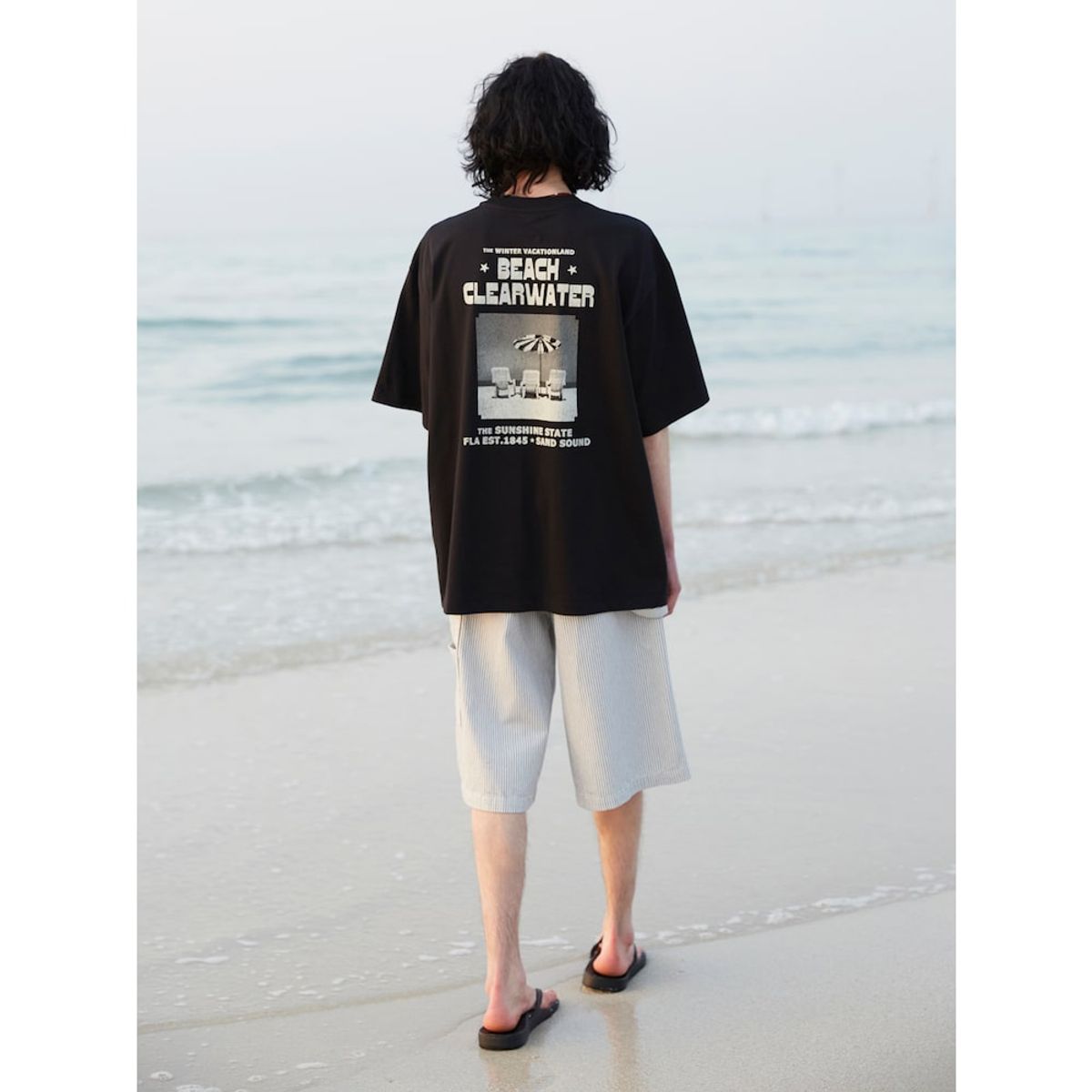 샌드 사운드(SAND SOUND) (UNISEX) 비치 그래픽 오버핏 반팔 티셔츠  블랙