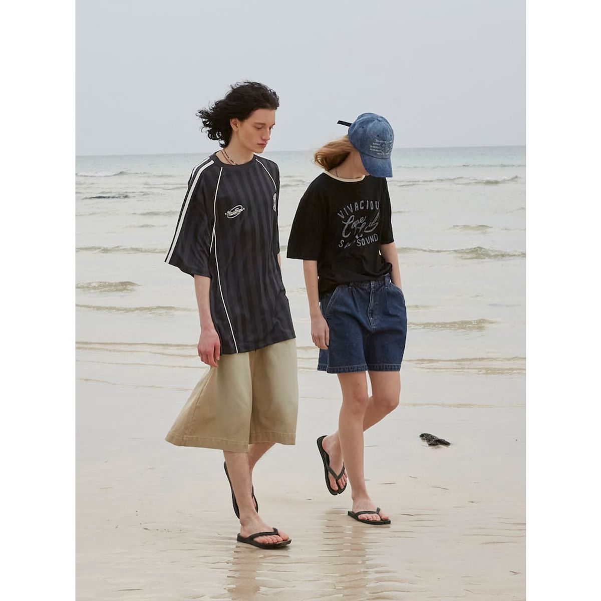 샌드 사운드(SAND SOUND) (UNISEX) 드로잉 그래픽 오버핏 반팔 링거 티셔츠  차콜