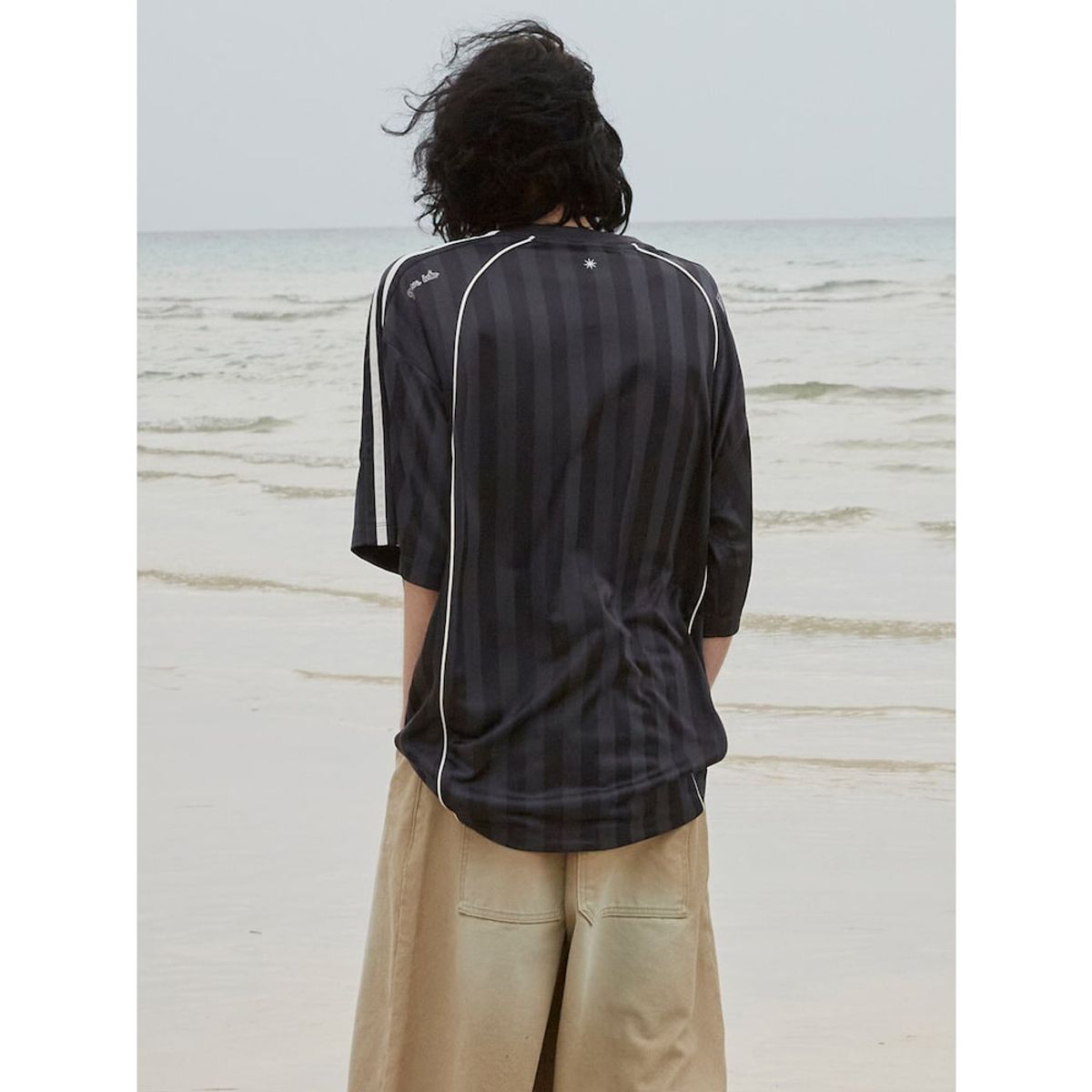 샌드 사운드(SAND SOUND) (UNISEX) 사커 져지 반팔 티셔츠  차콜