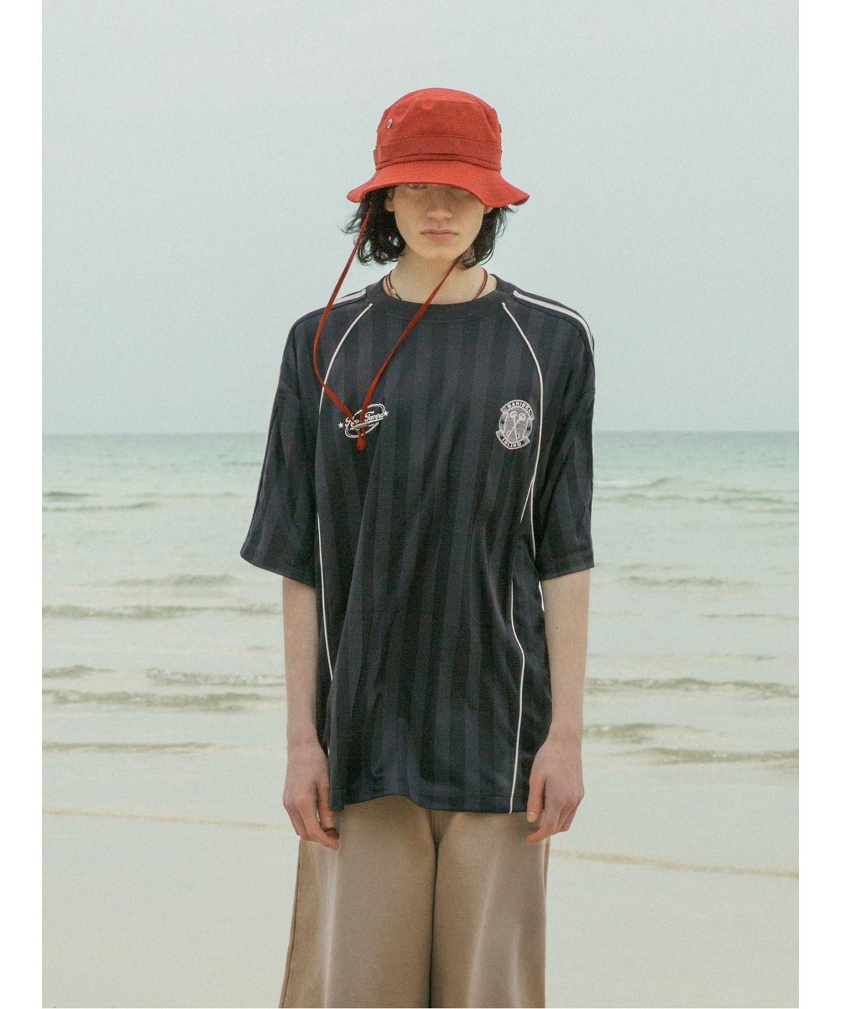 샌드 사운드(SAND SOUND) (UNISEX) 사커 져지 반팔 티셔츠  차콜