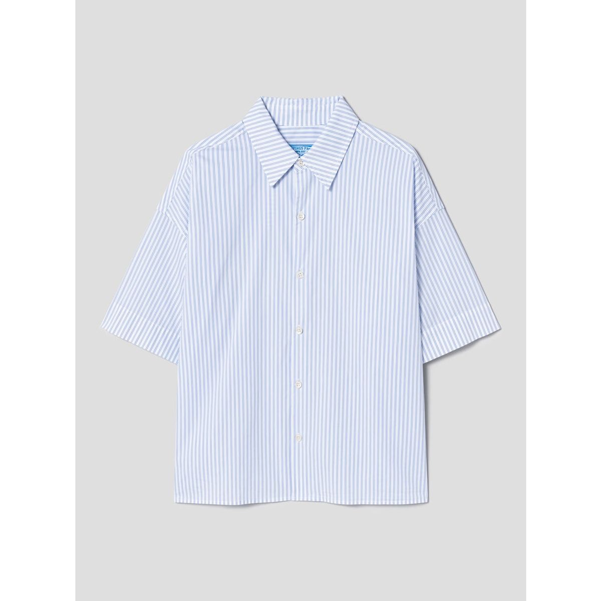 샌드 사운드(SAND SOUND) (UNISEX) 핀스트라이프 크롭 반소매 셔츠  라이트 블루