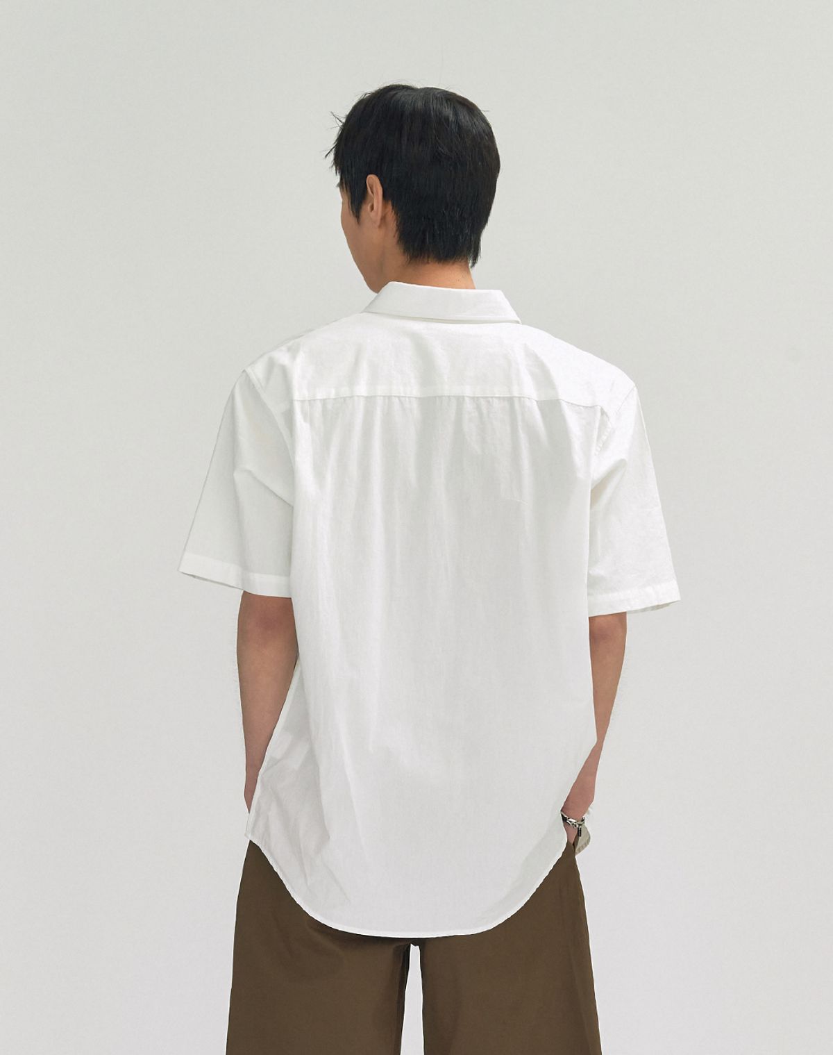 워크온바디오프(WORK ON BODY OFF) 포플린 오버핏 캐쥬얼 코튼 반팔 셔츠 [화이트]