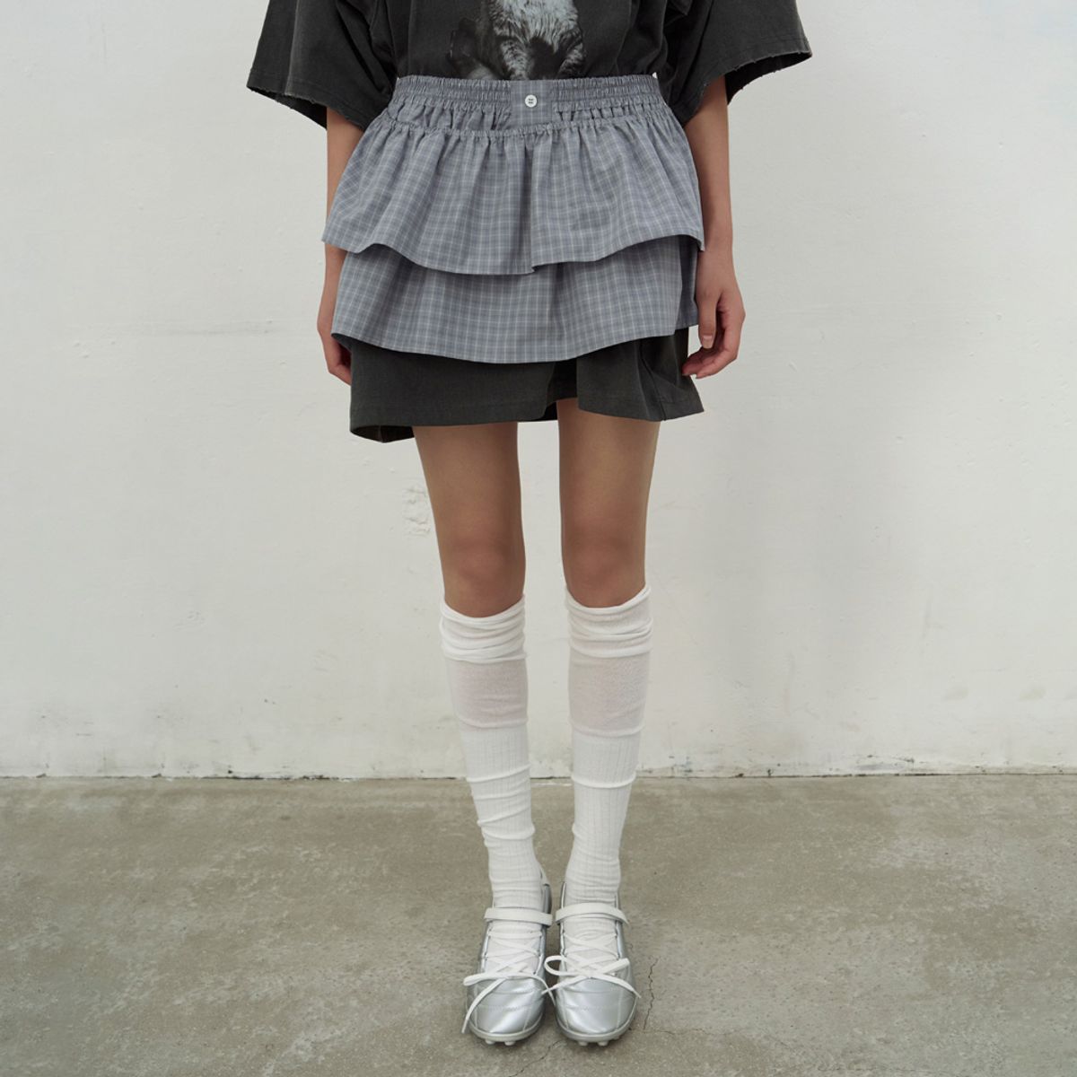 엘씨디씨티엠(LCDC™) CHECKED FRILL MINI SKIRT (GREY)