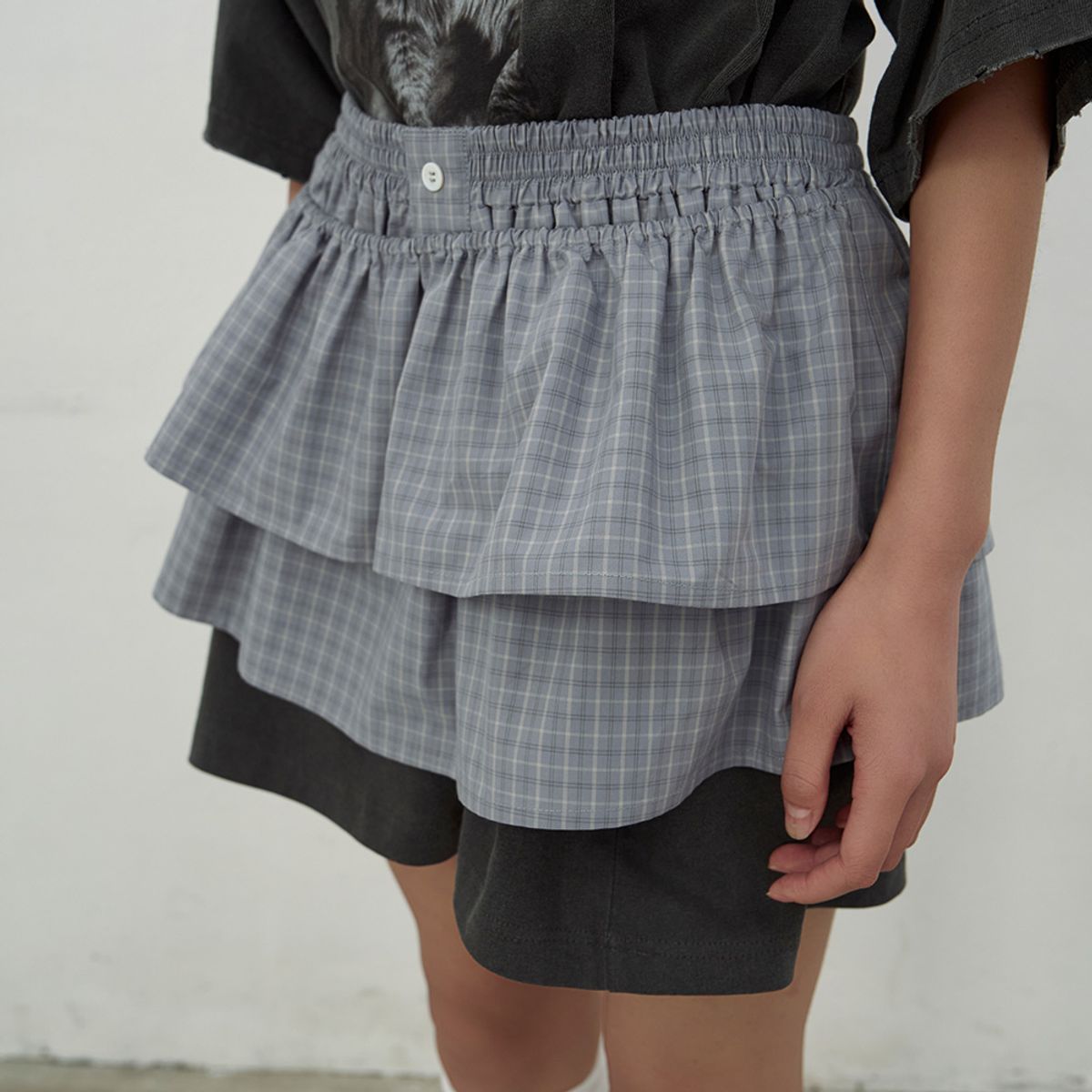 엘씨디씨티엠(LCDC™) CHECKED FRILL MINI SKIRT (GREY)